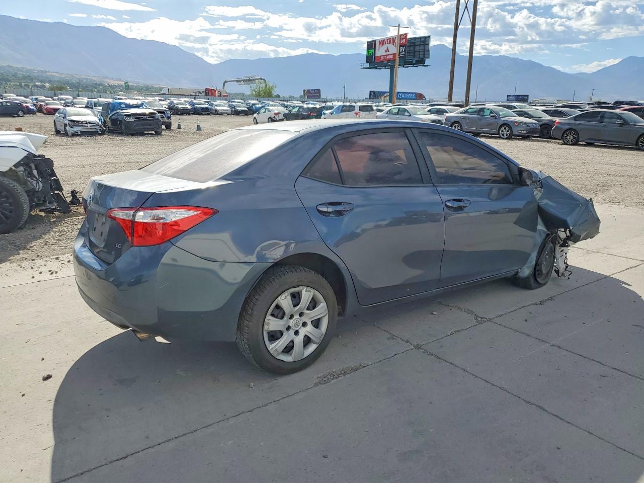 2015 Toyota Corolla Le Gray vin: 5YFBURHE9FP198030