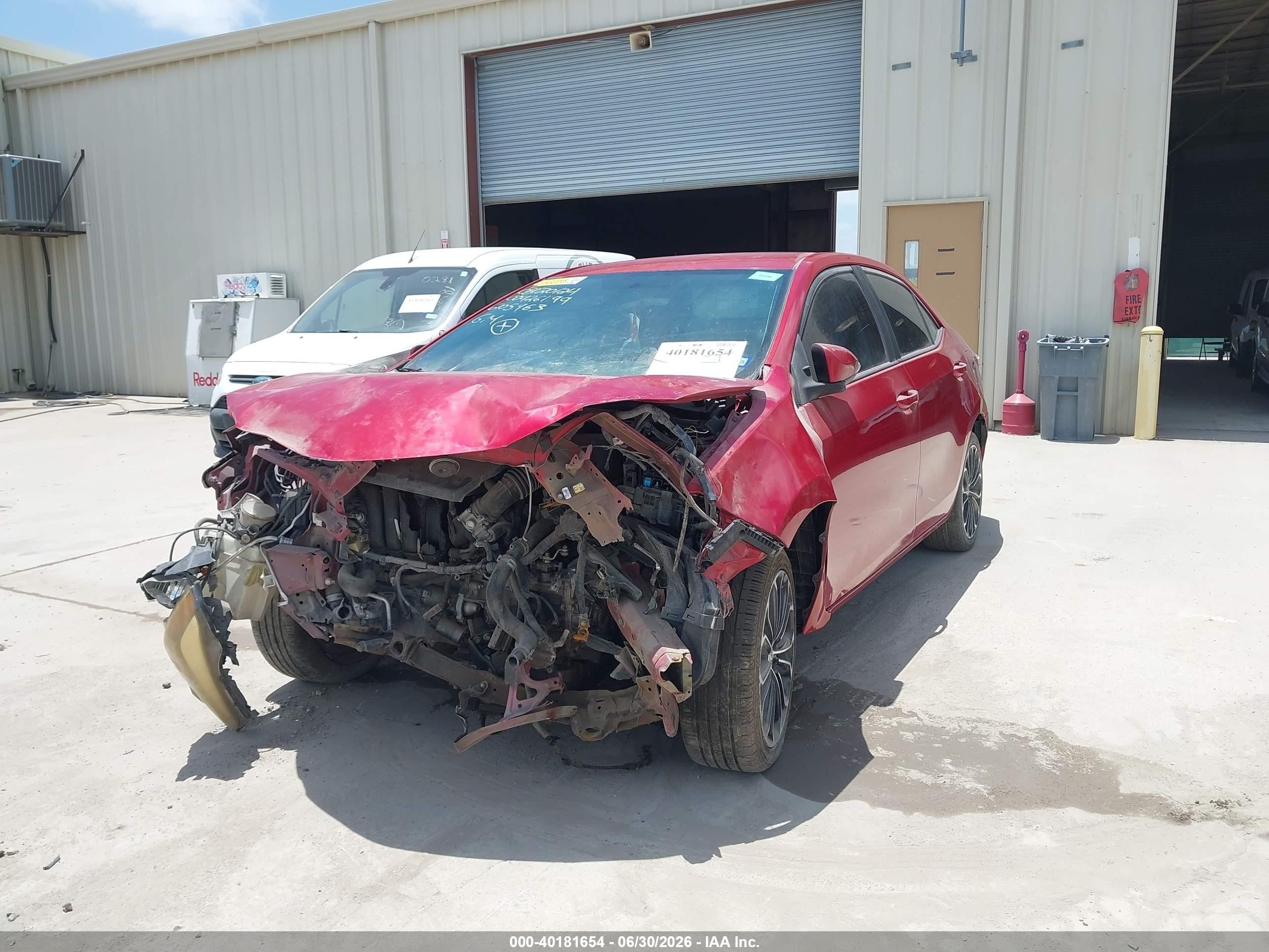 2015 Toyota Corolla S Plus Red vin: 5YFBURHE9FP205963