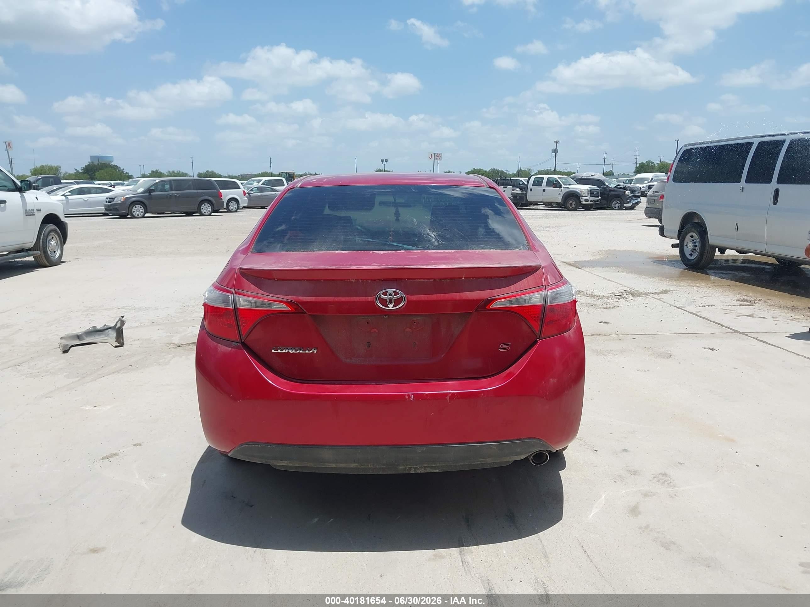 2015 Toyota Corolla S Plus Red vin: 5YFBURHE9FP205963