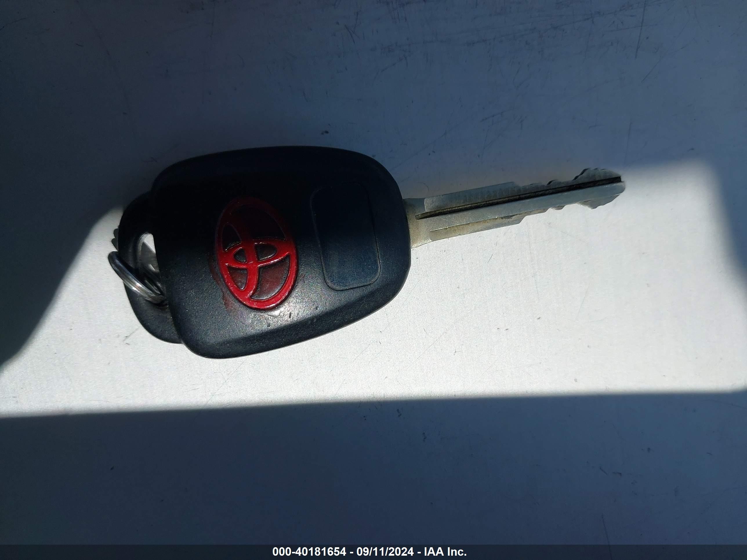 2015 Toyota Corolla S Plus Red vin: 5YFBURHE9FP205963