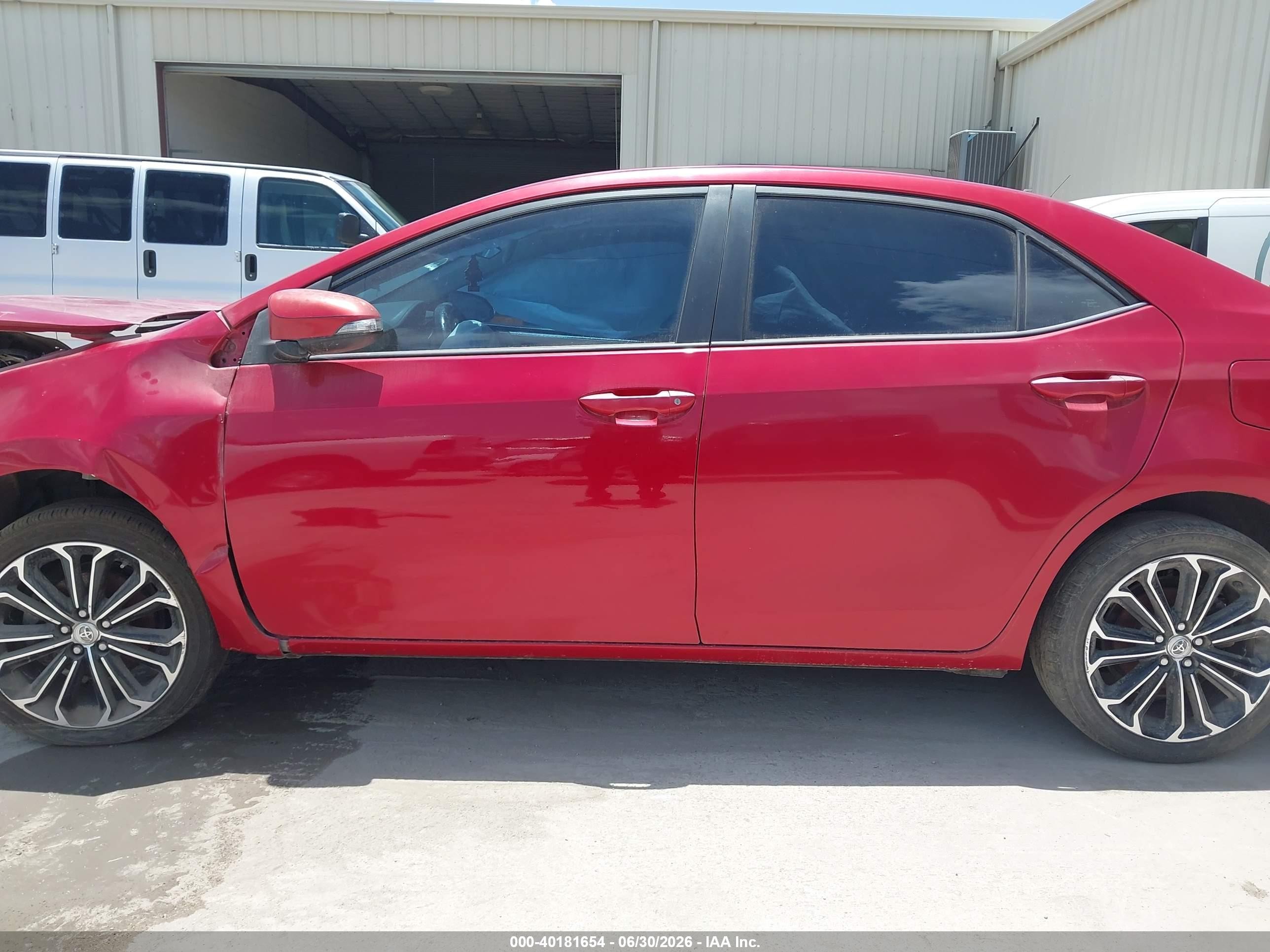 2015 Toyota Corolla S Plus Red vin: 5YFBURHE9FP205963