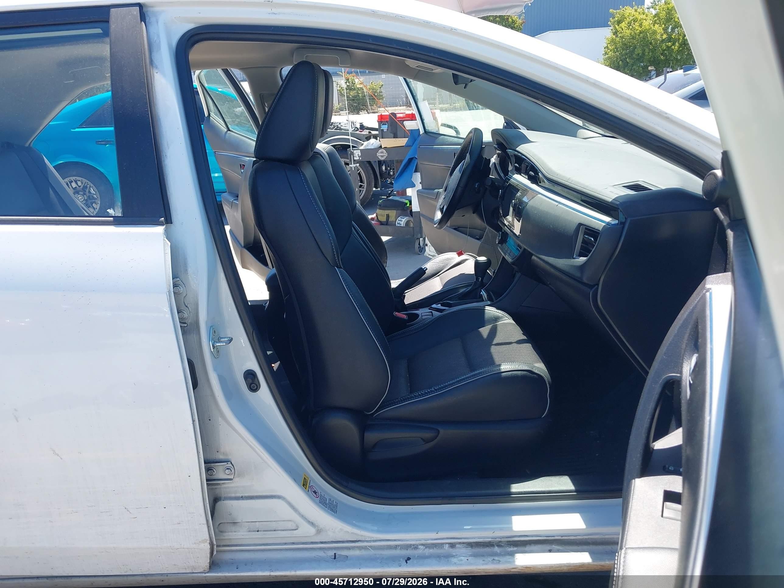 2015 Toyota Corolla S Plus White vin: 5YFBURHE9FP241474