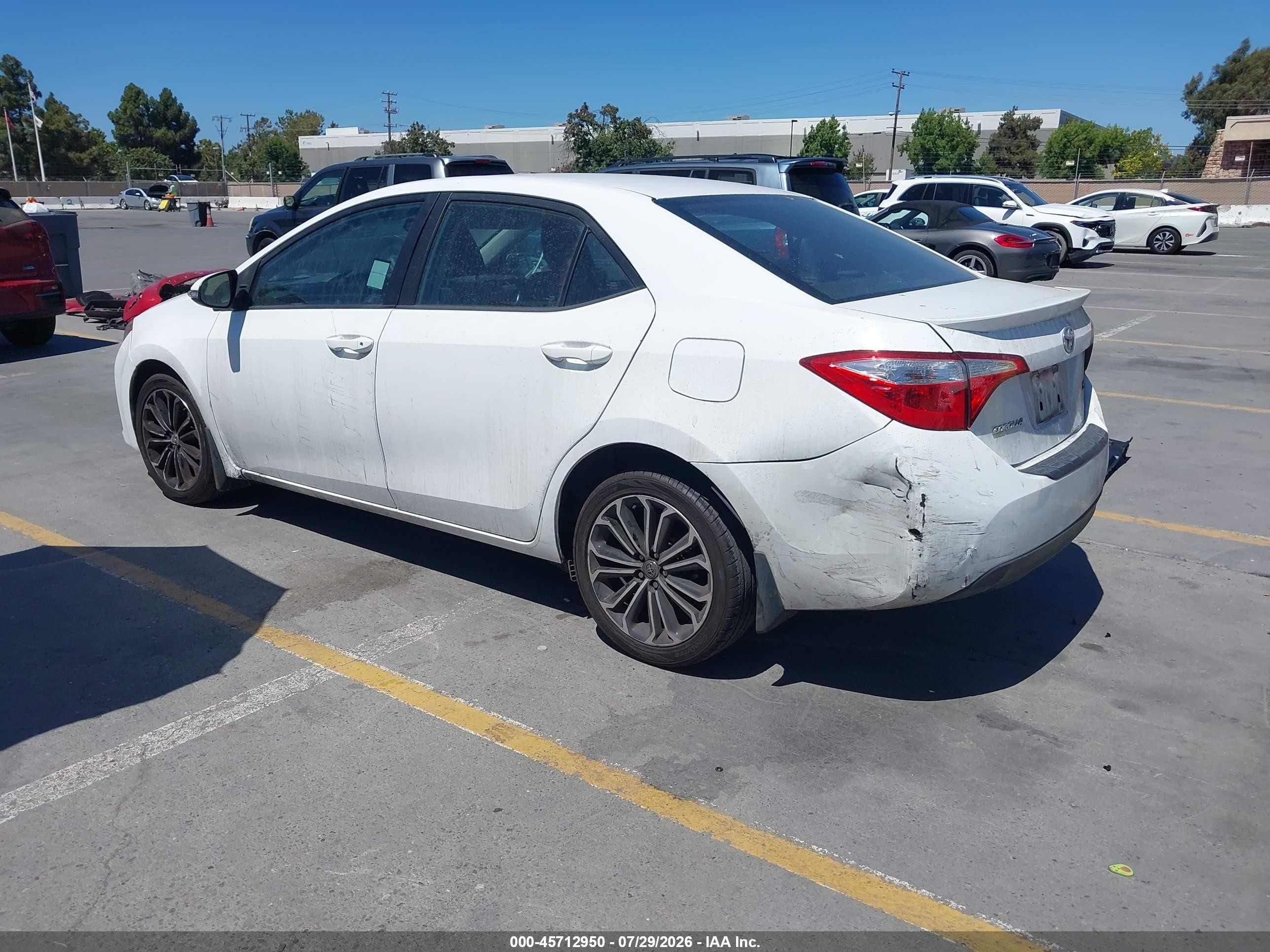 2015 Toyota Corolla S Plus White vin: 5YFBURHE9FP241474