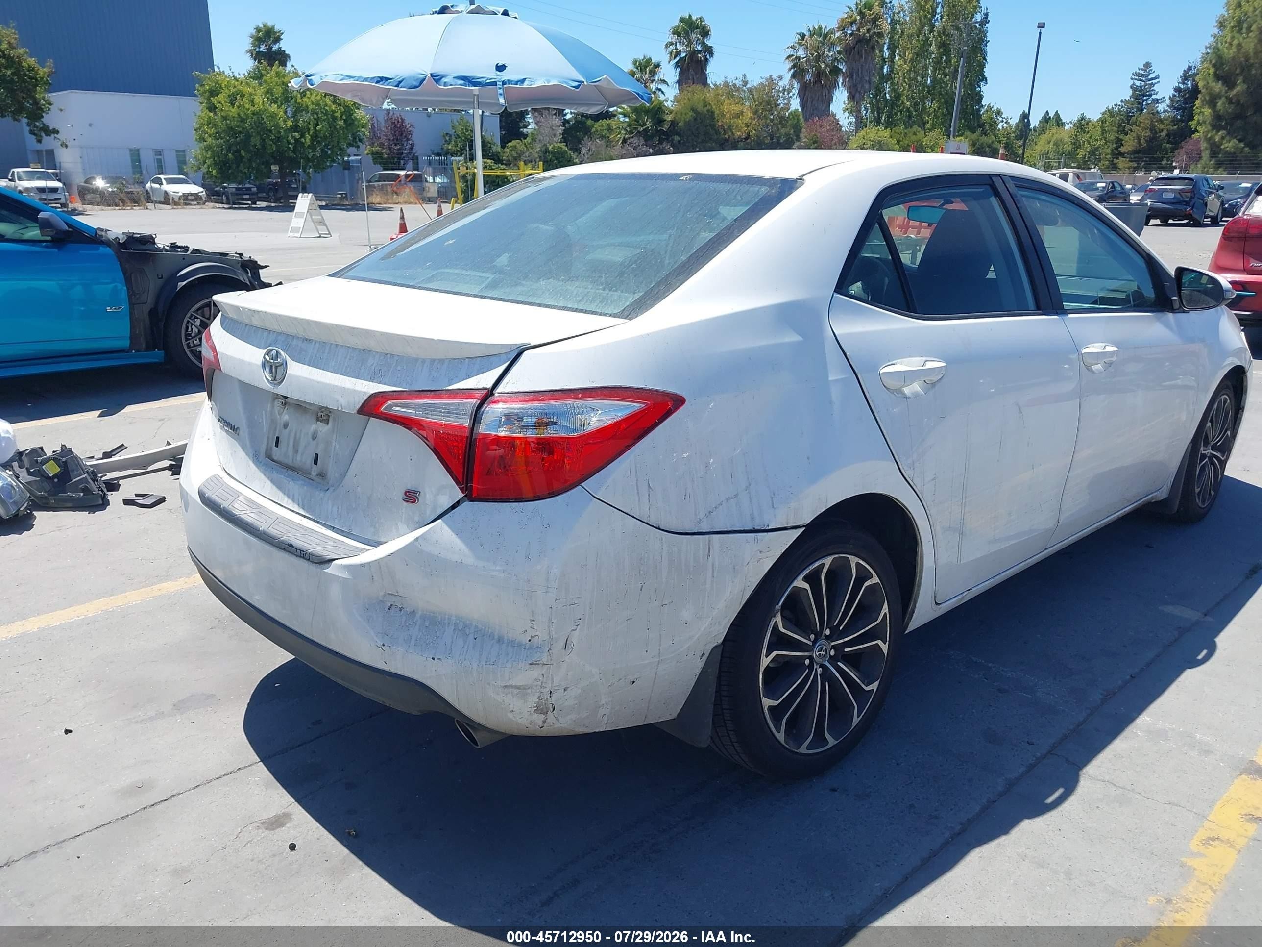 2015 Toyota Corolla S Plus White vin: 5YFBURHE9FP241474
