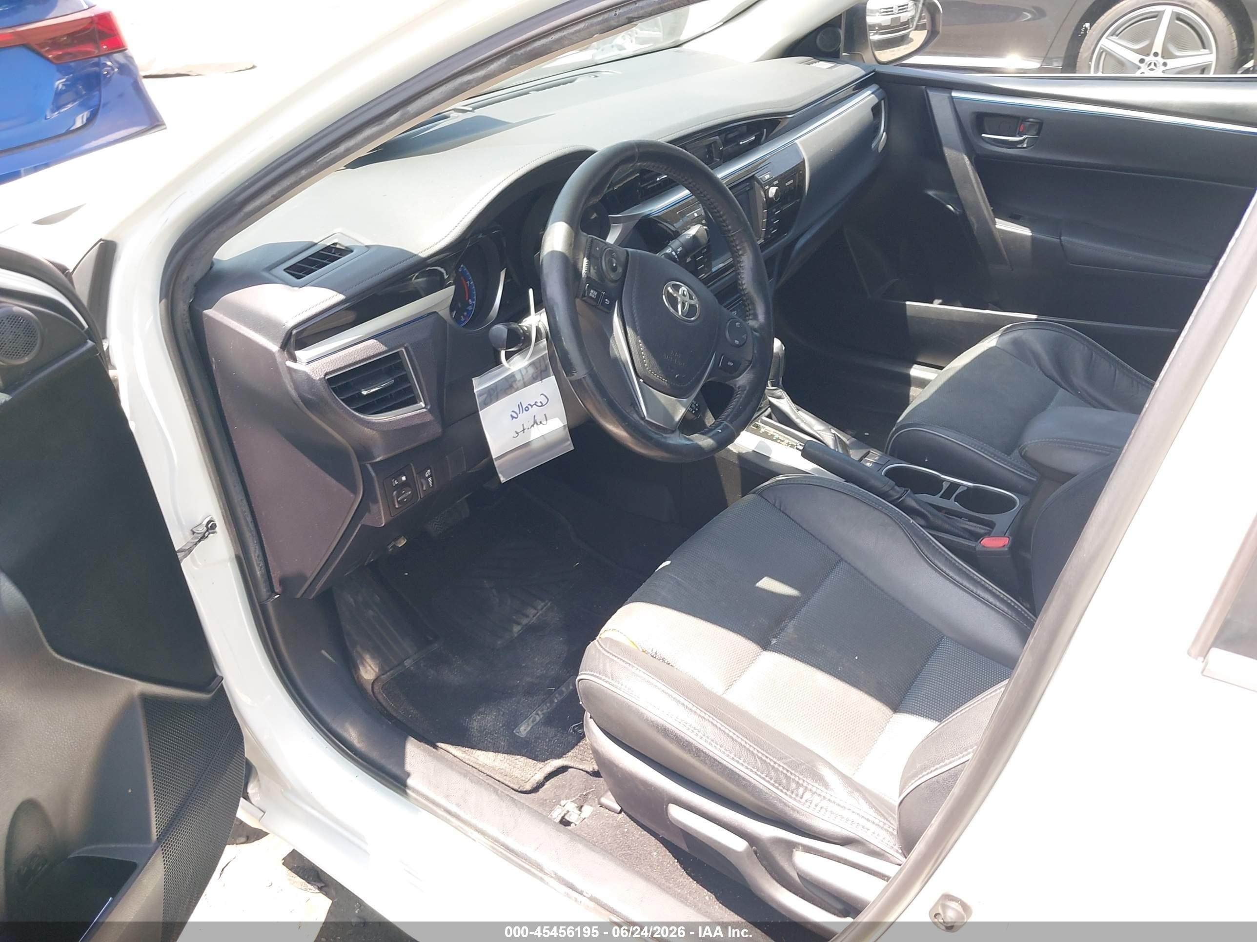 2015 Toyota Corolla S Plus White vin: 5YFBURHE9FP276547