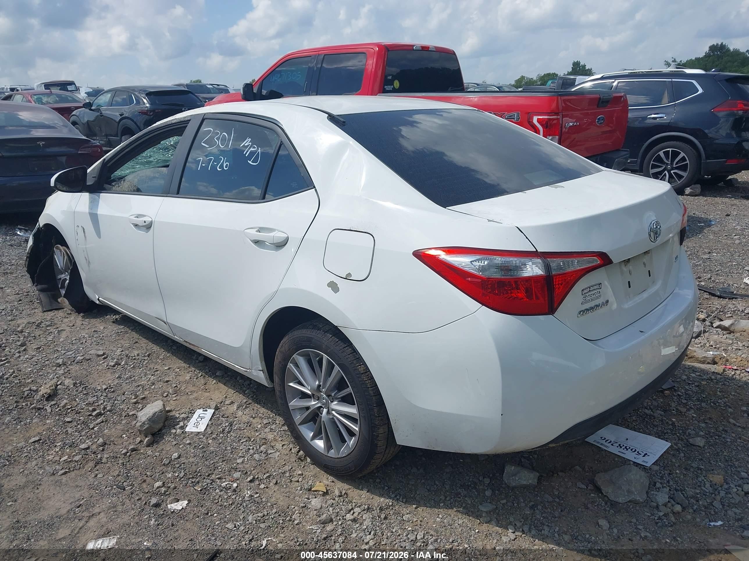 2015 Toyota Corolla Le Plus White vin: 5YFBURHE9FP276726