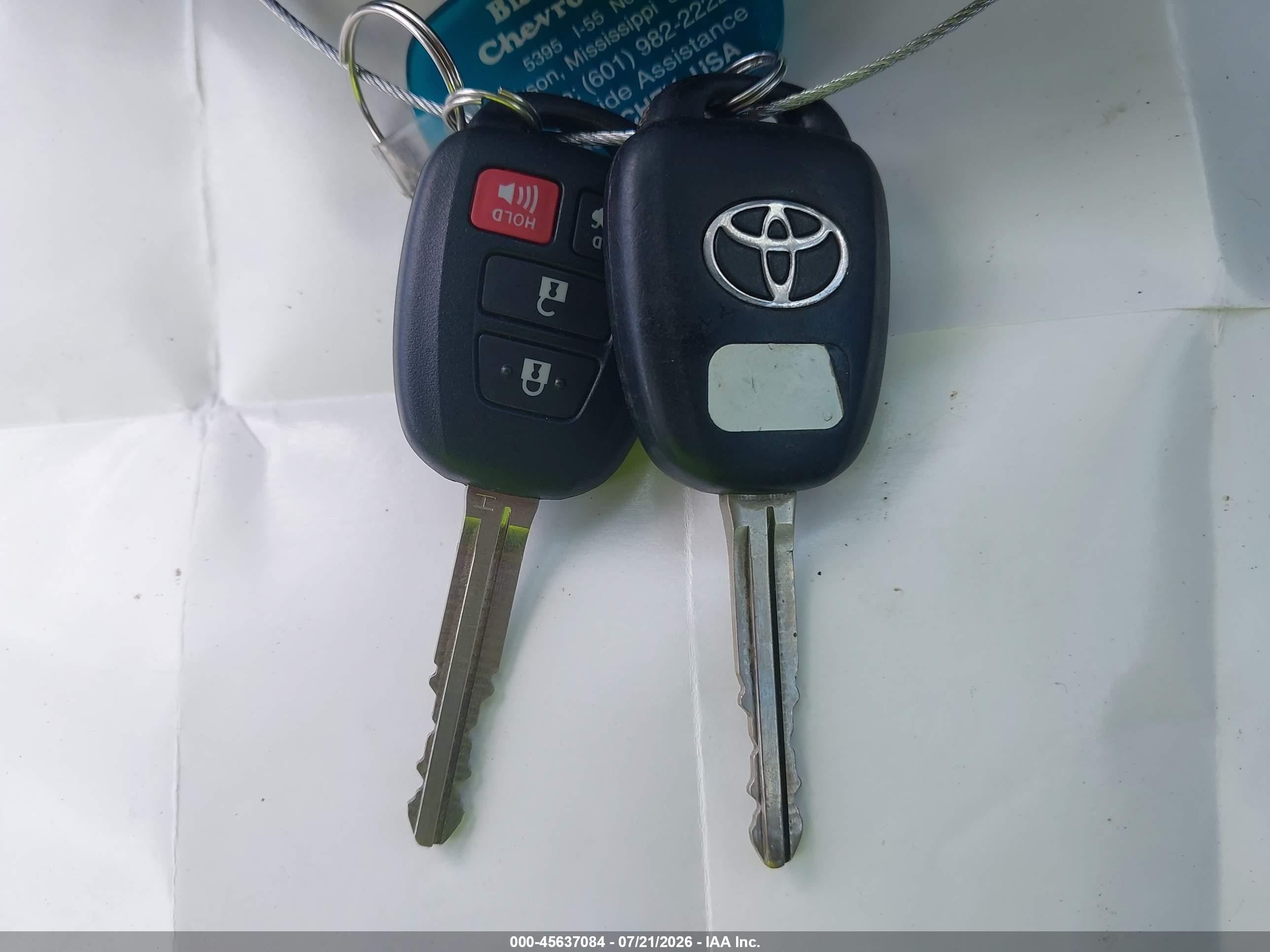 2015 Toyota Corolla Le Plus White vin: 5YFBURHE9FP276726