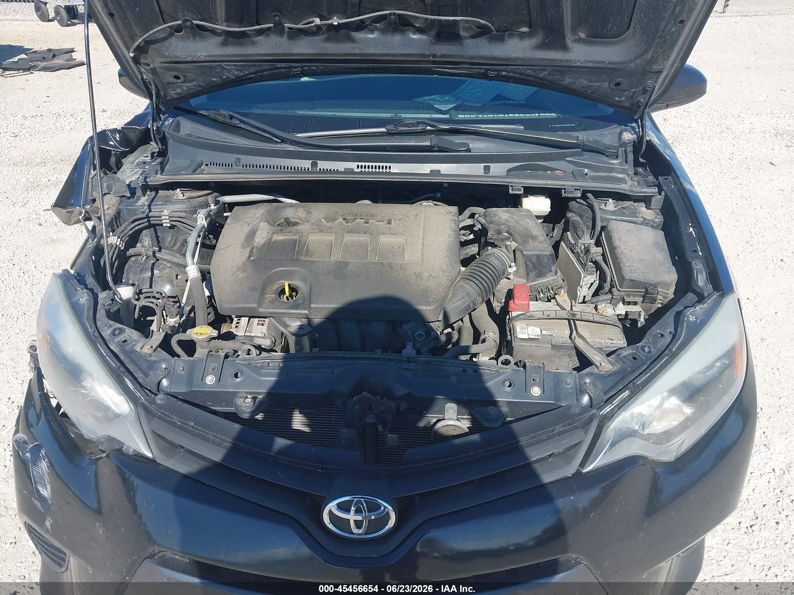 2015 Toyota Corolla Le Beige vin: 5YFBURHE9FP288049