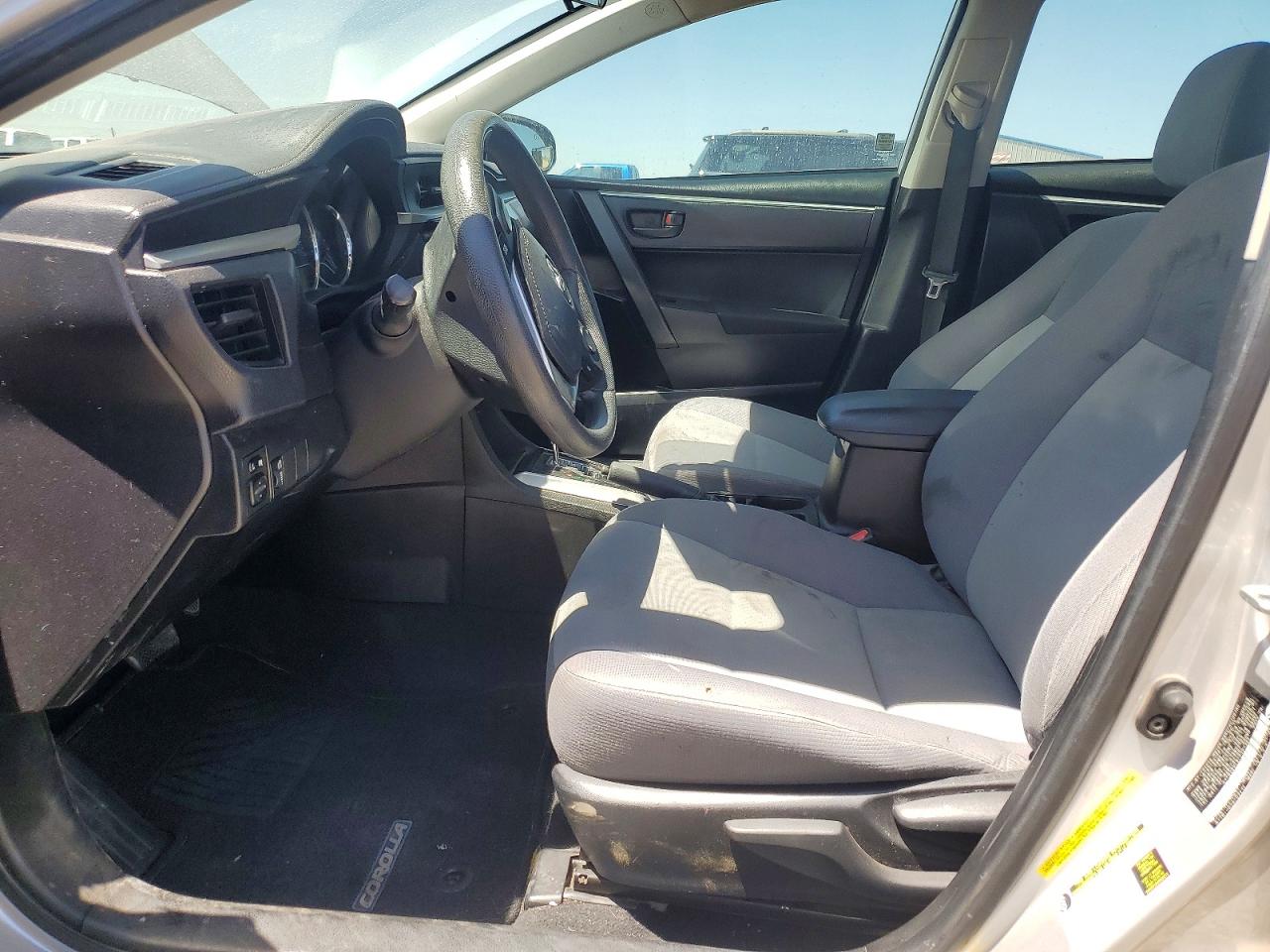 2015 Toyota Corolla L Silver vin: 5YFBURHE9FP301365