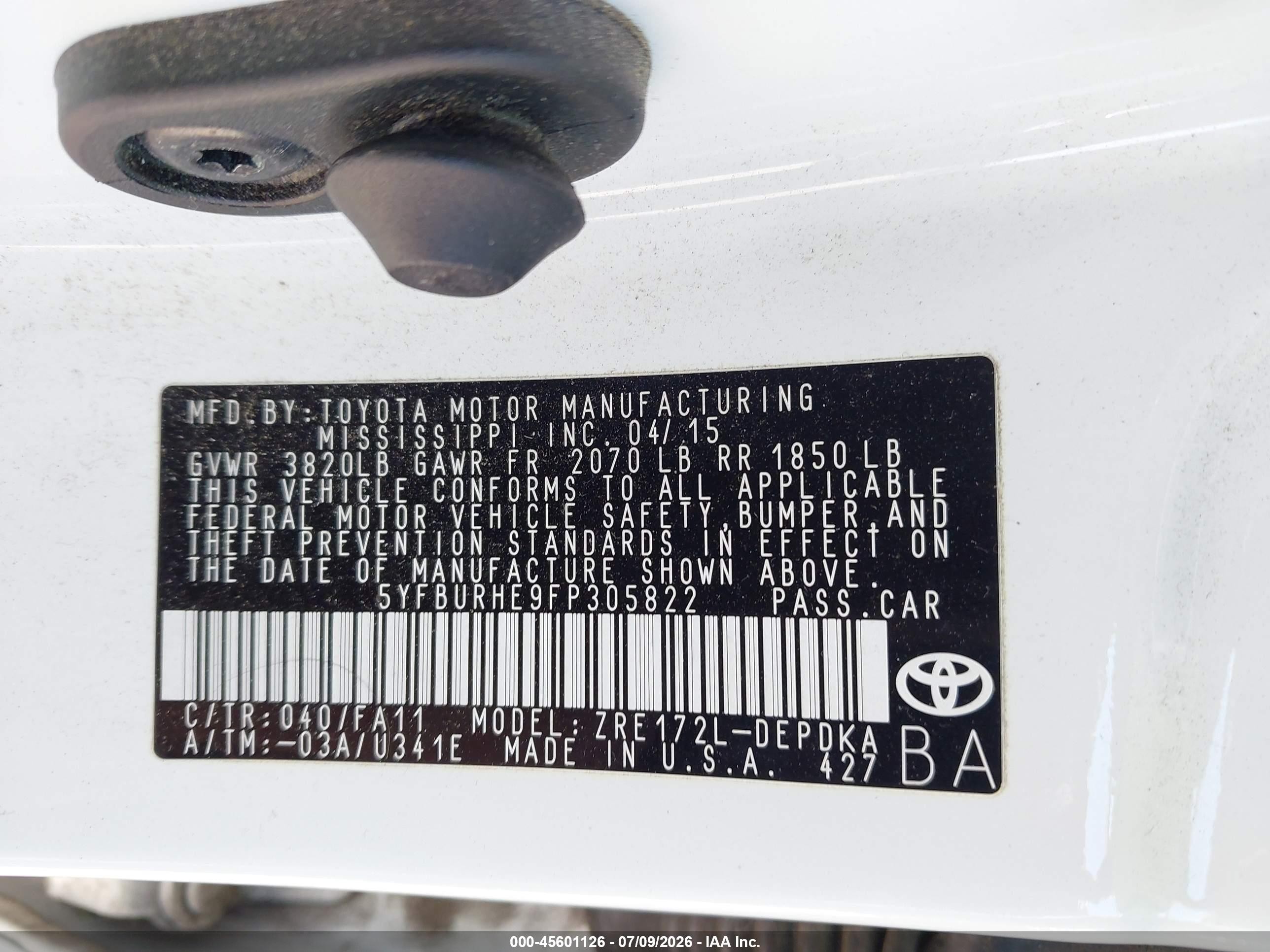 2015 Toyota Corolla L White vin: 5YFBURHE9FP305822