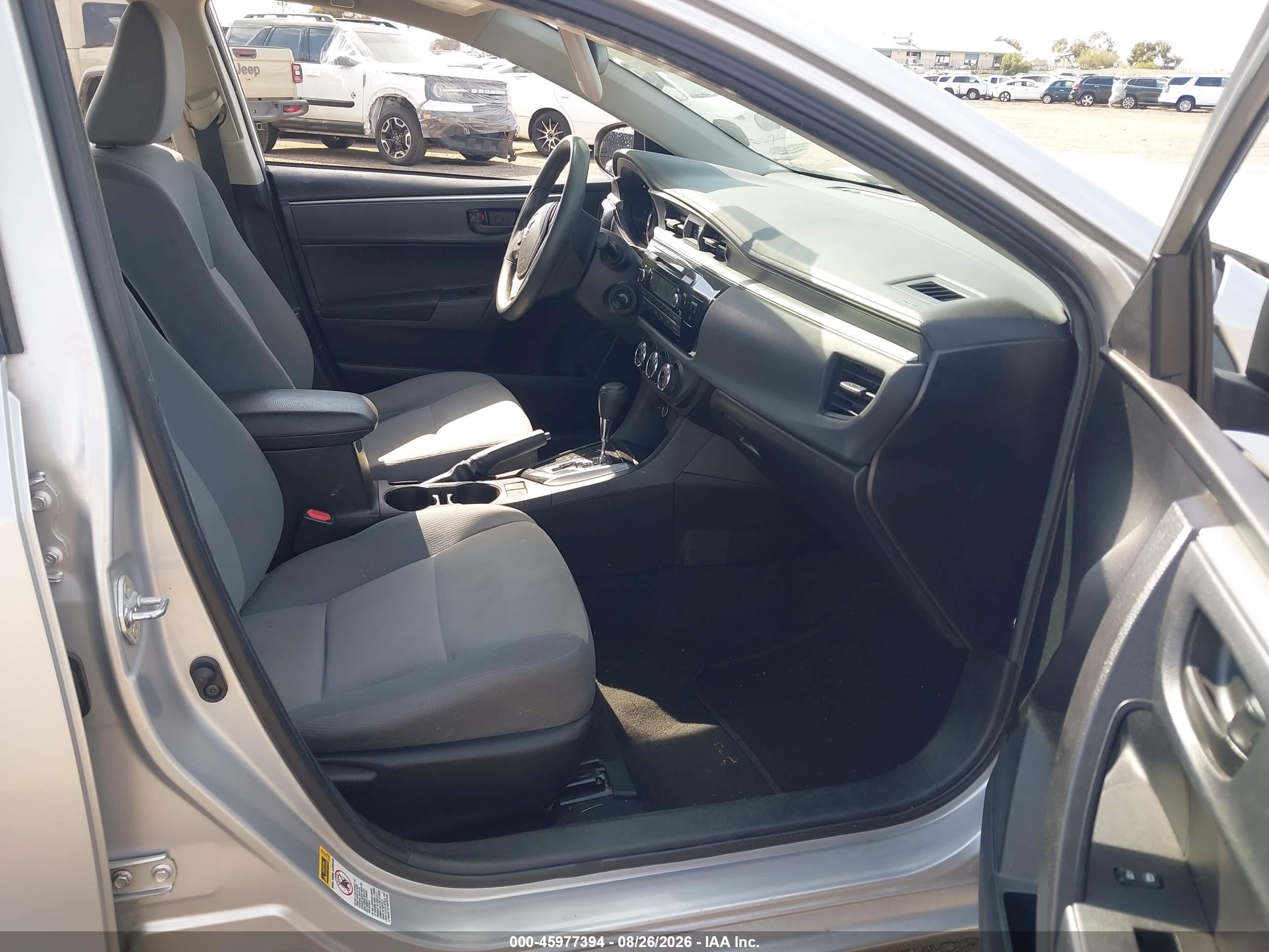 2015 Toyota Corolla L Silver vin: 5YFBURHE9FP307764