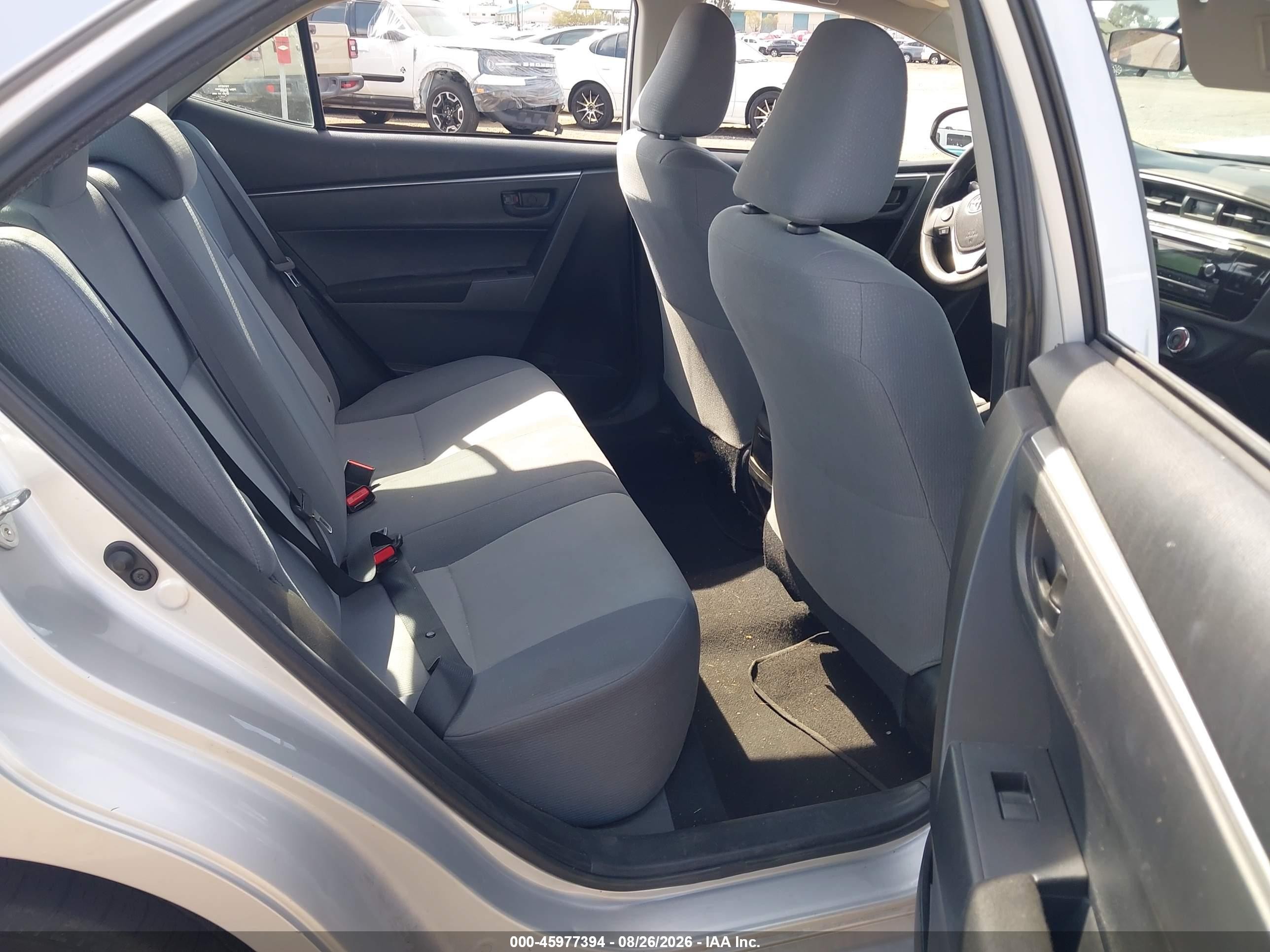 2015 Toyota Corolla L Silver vin: 5YFBURHE9FP307764