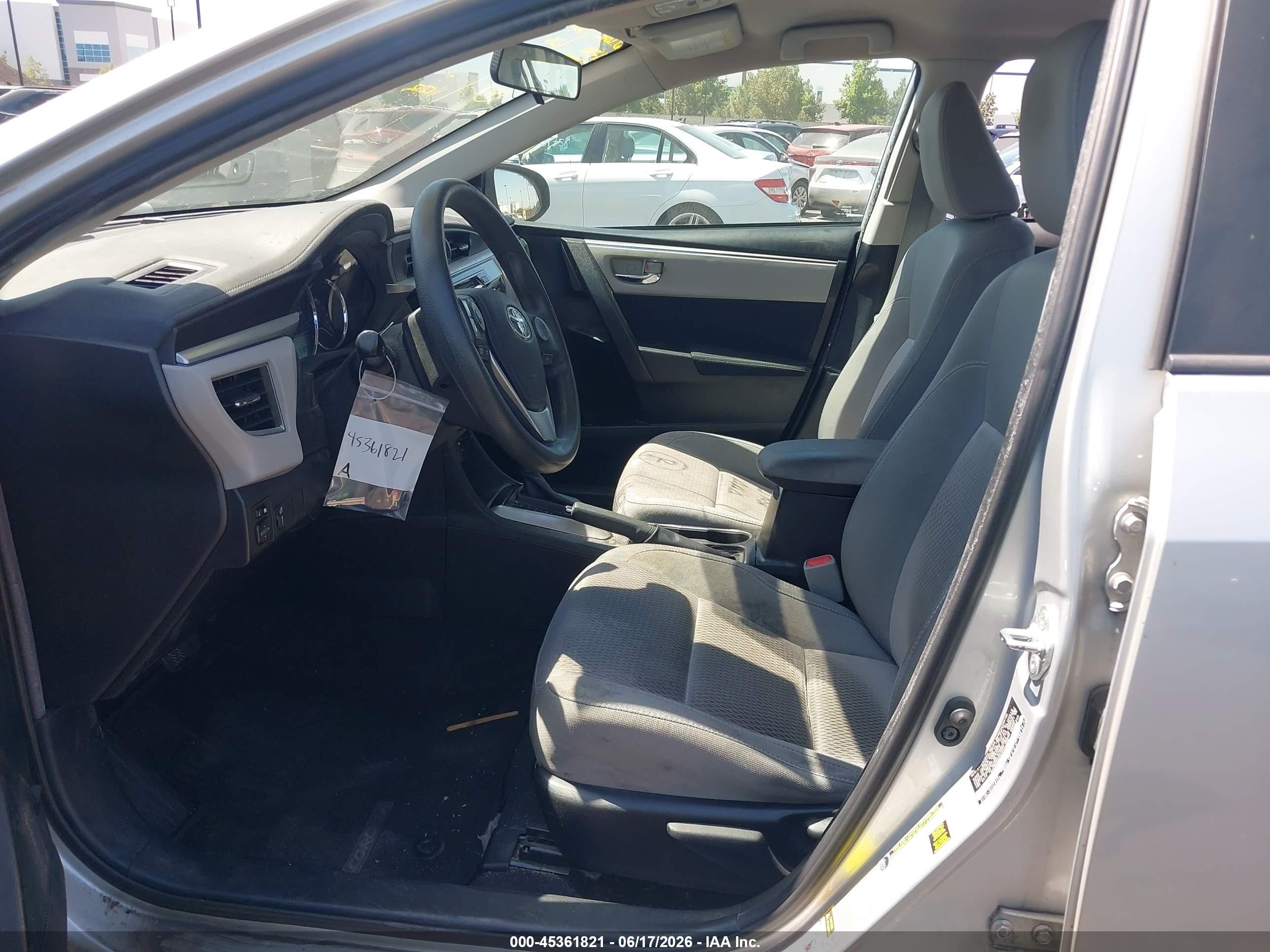 2015 Toyota Corolla Le Plus Silver vin: 5YFBURHE9FP315086