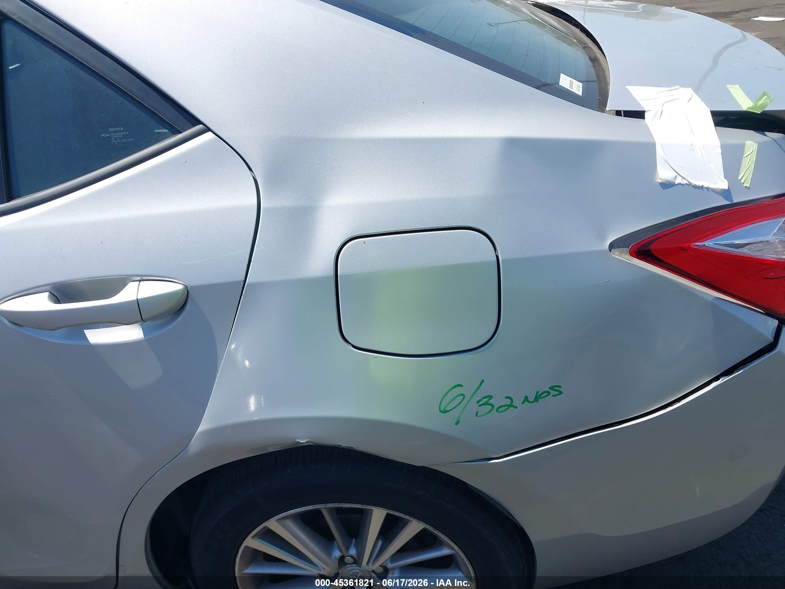 2015 Toyota Corolla Le Plus Silver vin: 5YFBURHE9FP315086
