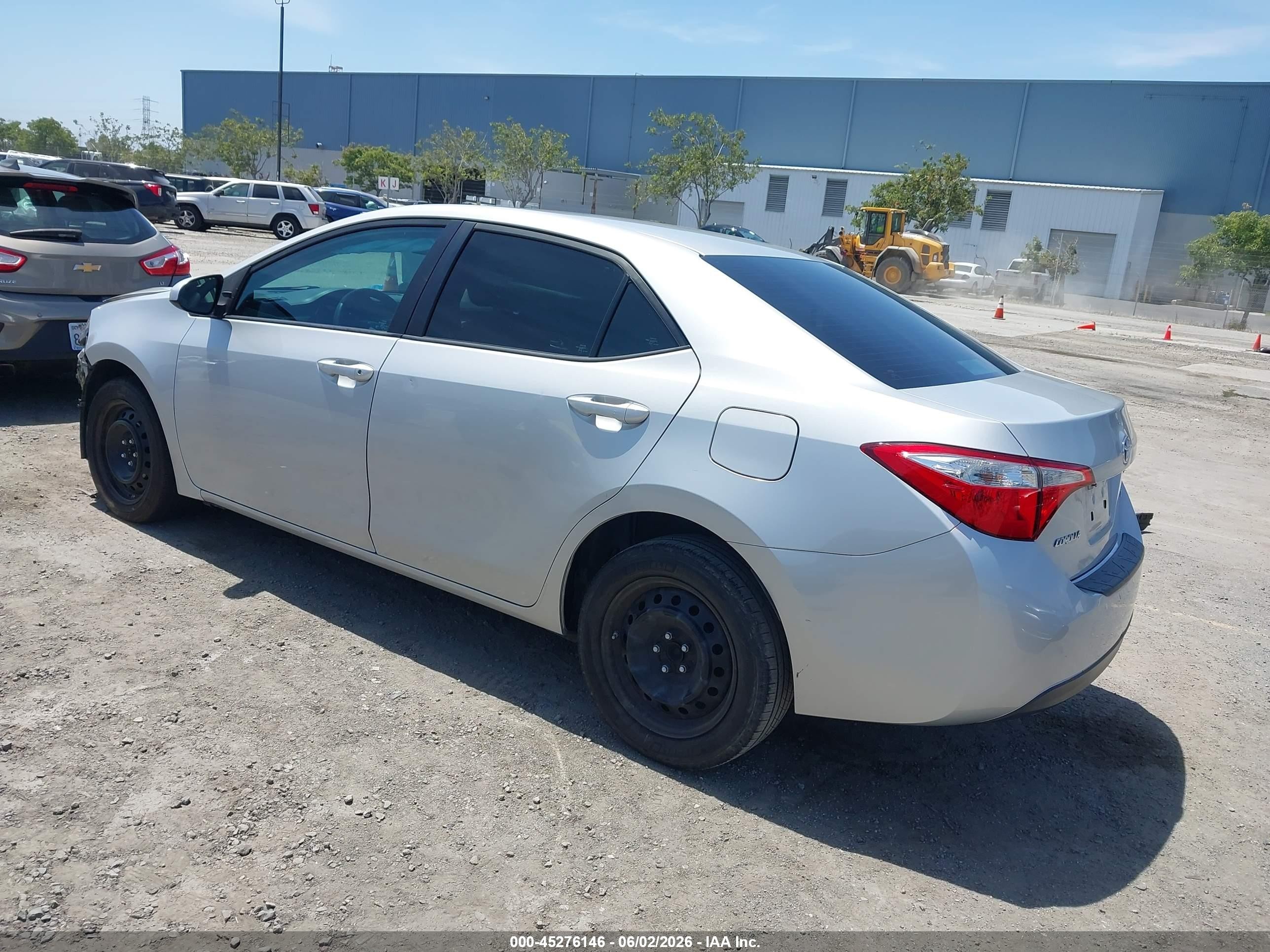 2015 Toyota Corolla Le Silver vin: 5YFBURHE9FP326556