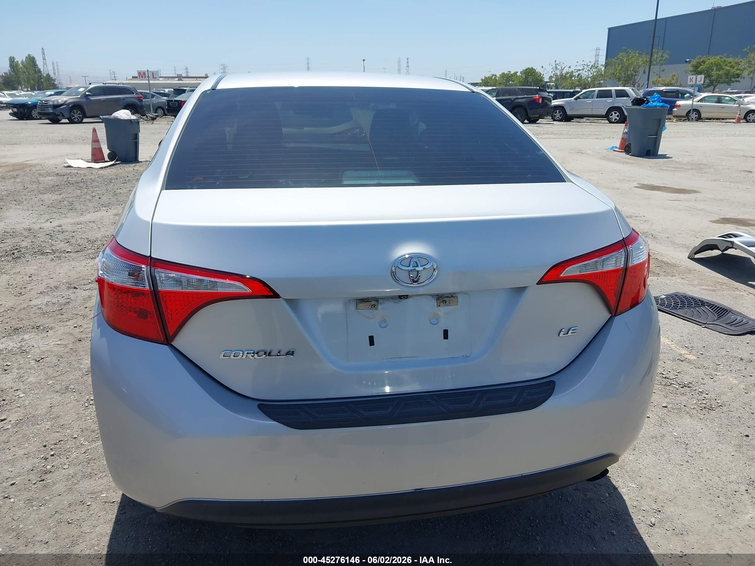 2015 Toyota Corolla Le Silver vin: 5YFBURHE9FP326556