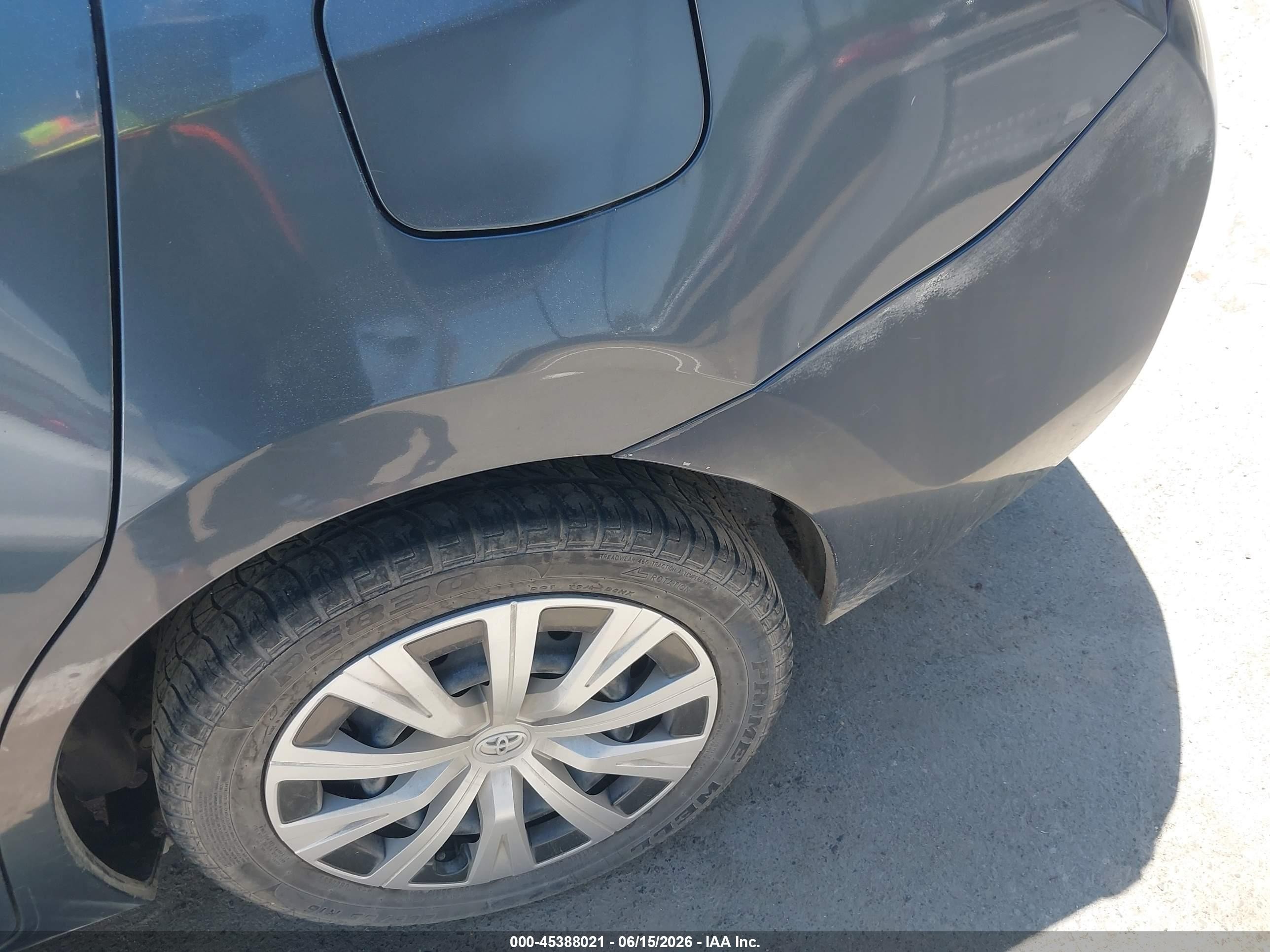 2015 Toyota Corolla Le Blue vin: 5YFBURHE9FP333653