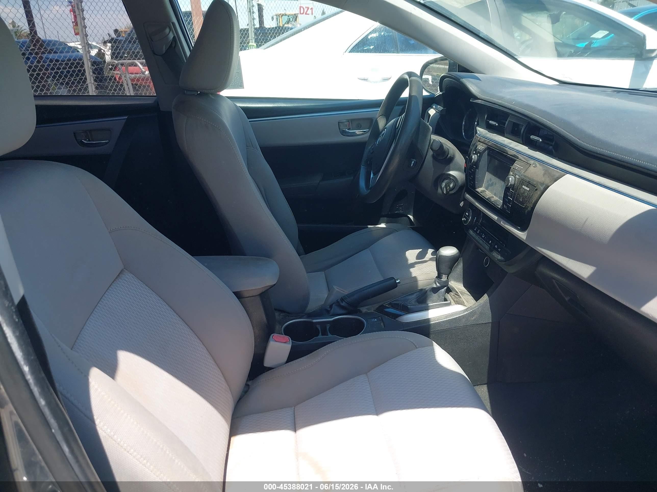 2015 Toyota Corolla Le Blue vin: 5YFBURHE9FP333653