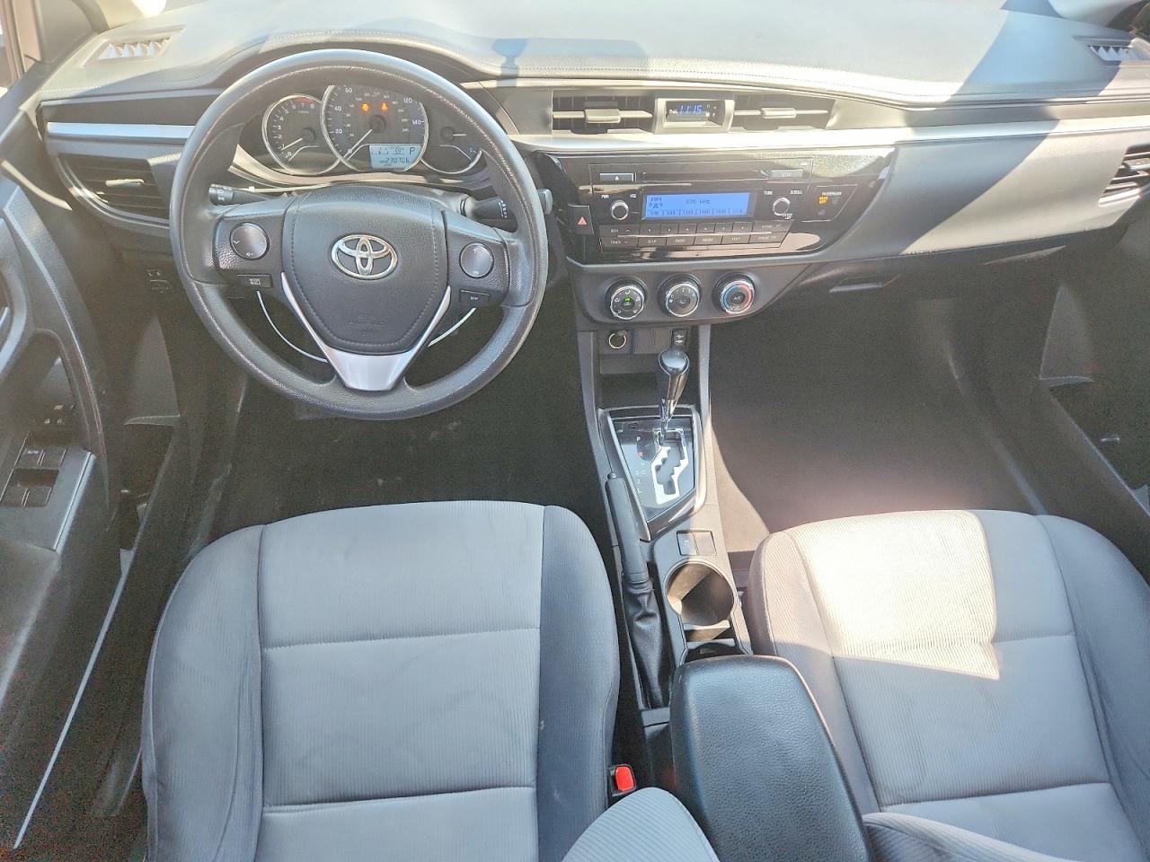 2015 Toyota Corolla L Silver vin: 5YFBURHE9FP339369