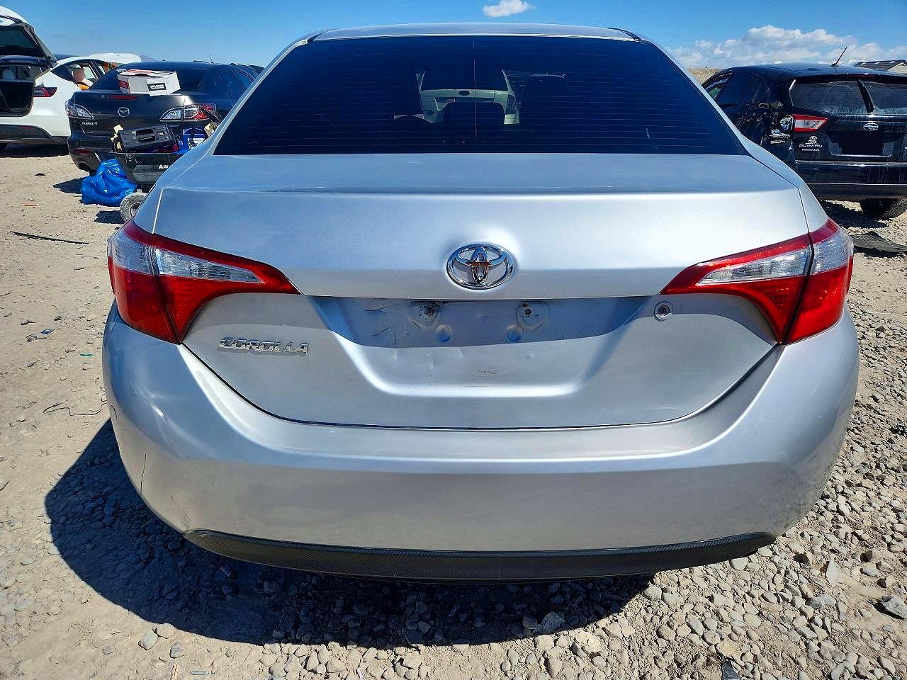 2015 Toyota Corolla L Silver vin: 5YFBURHE9FP339369