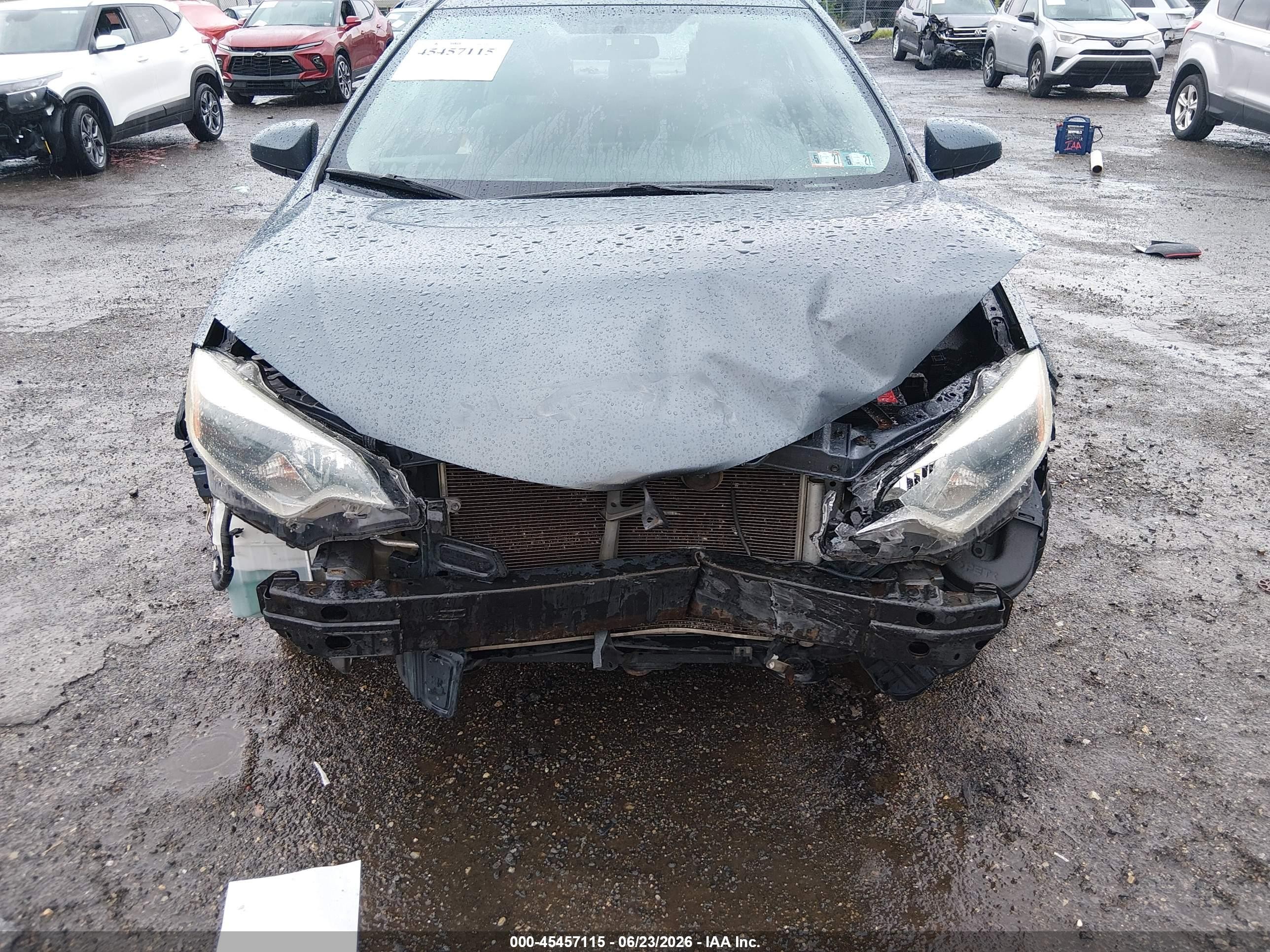2015 Toyota Corolla Le Dark Blue vin: 5YFBURHE9FP352963