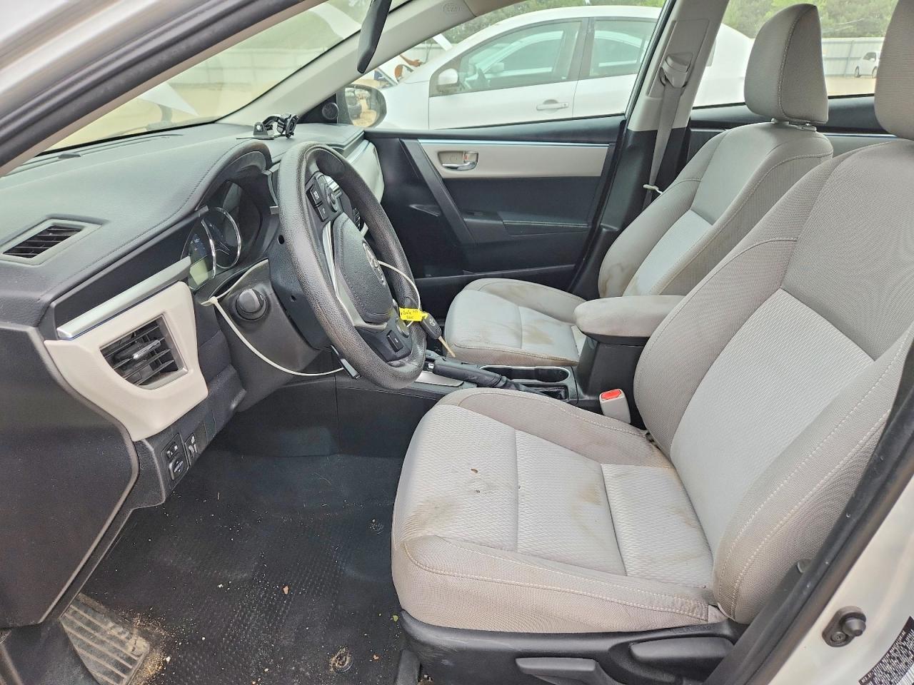 2015 Toyota Corolla Le Silver vin: 5YFBURHE9FP359363