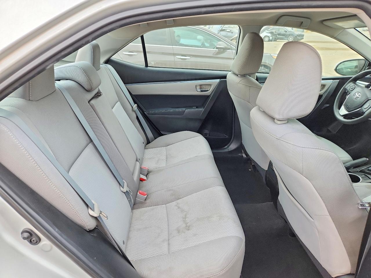 2015 Toyota Corolla Le Silver vin: 5YFBURHE9FP359363