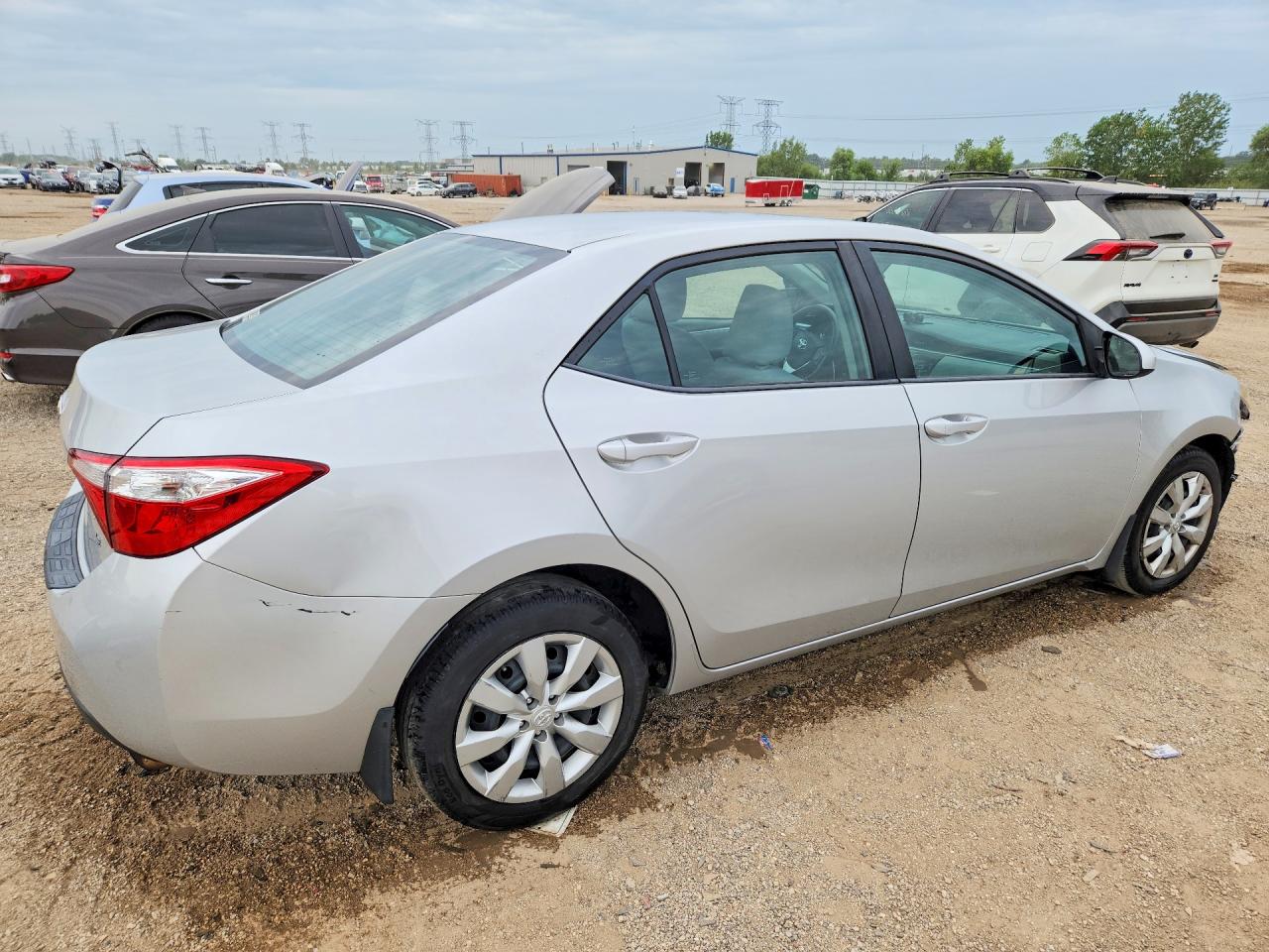 2015 Toyota Corolla Le Silver vin: 5YFBURHE9FP359363
