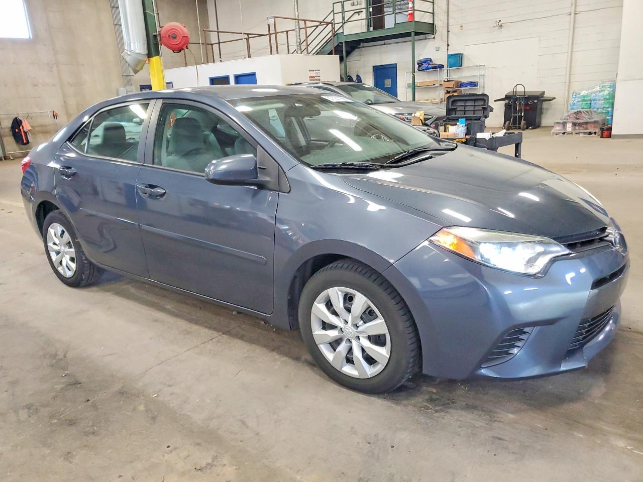 2015 Toyota Corolla Le Синий vin: 5YFBURHE9FP363624