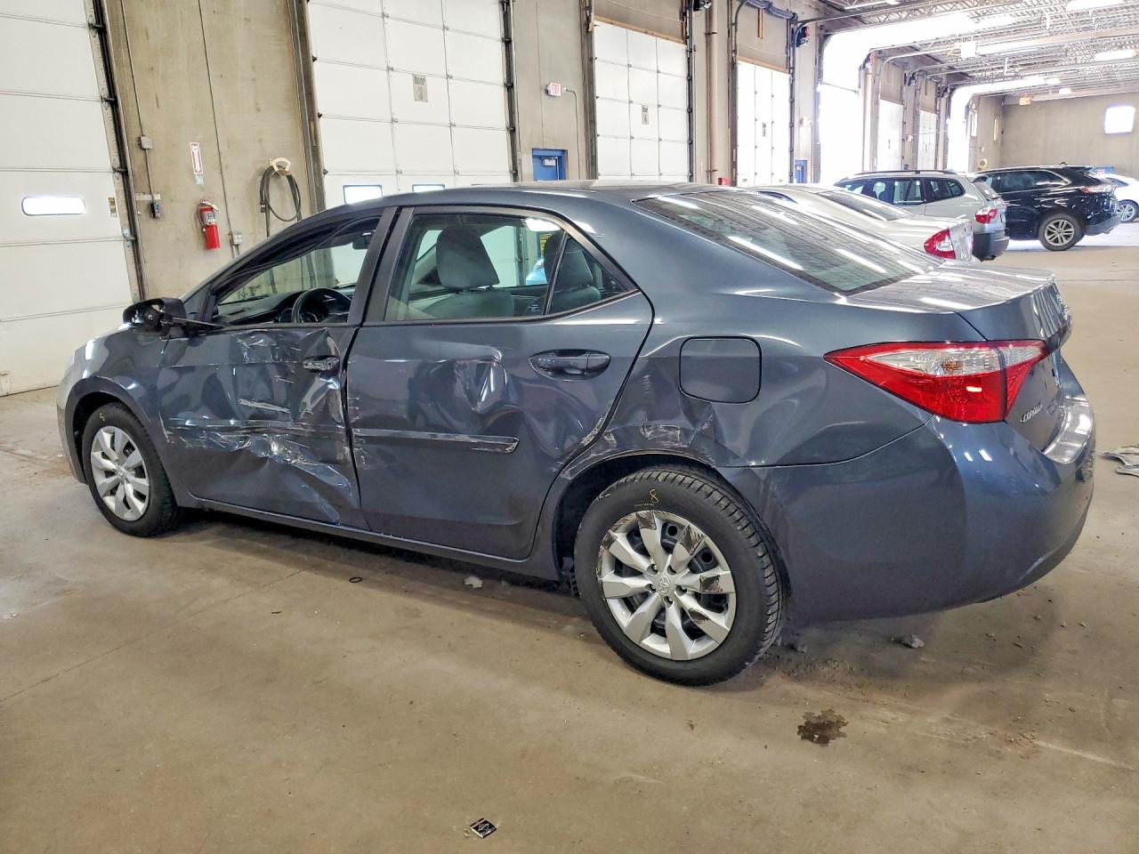 2015 Toyota Corolla Le Синий vin: 5YFBURHE9FP363624