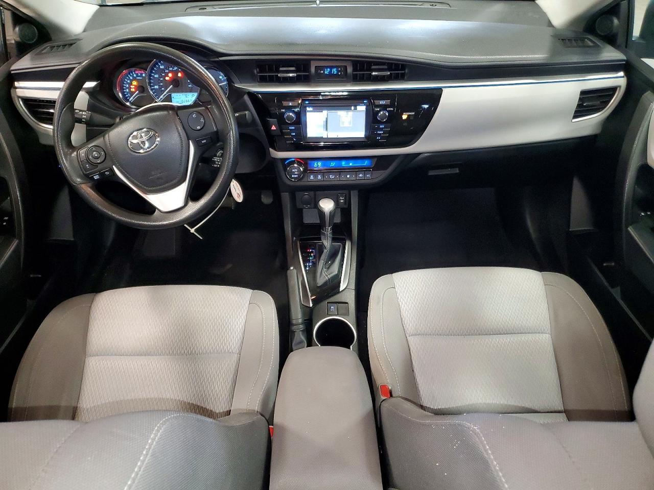 2015 Toyota Corolla Le Синий vin: 5YFBURHE9FP363624