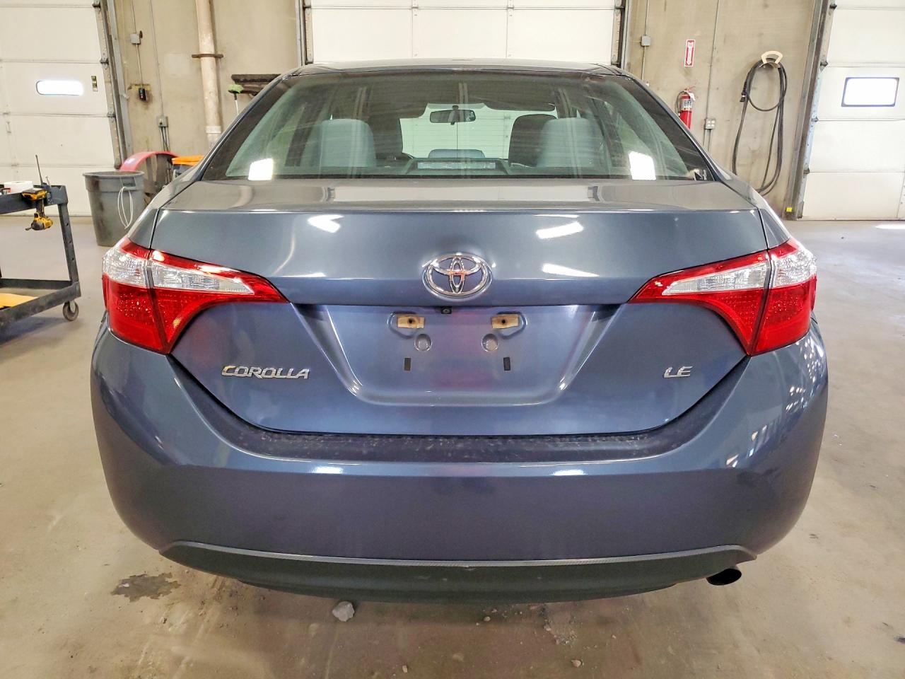 2015 Toyota Corolla Le Синий vin: 5YFBURHE9FP363624