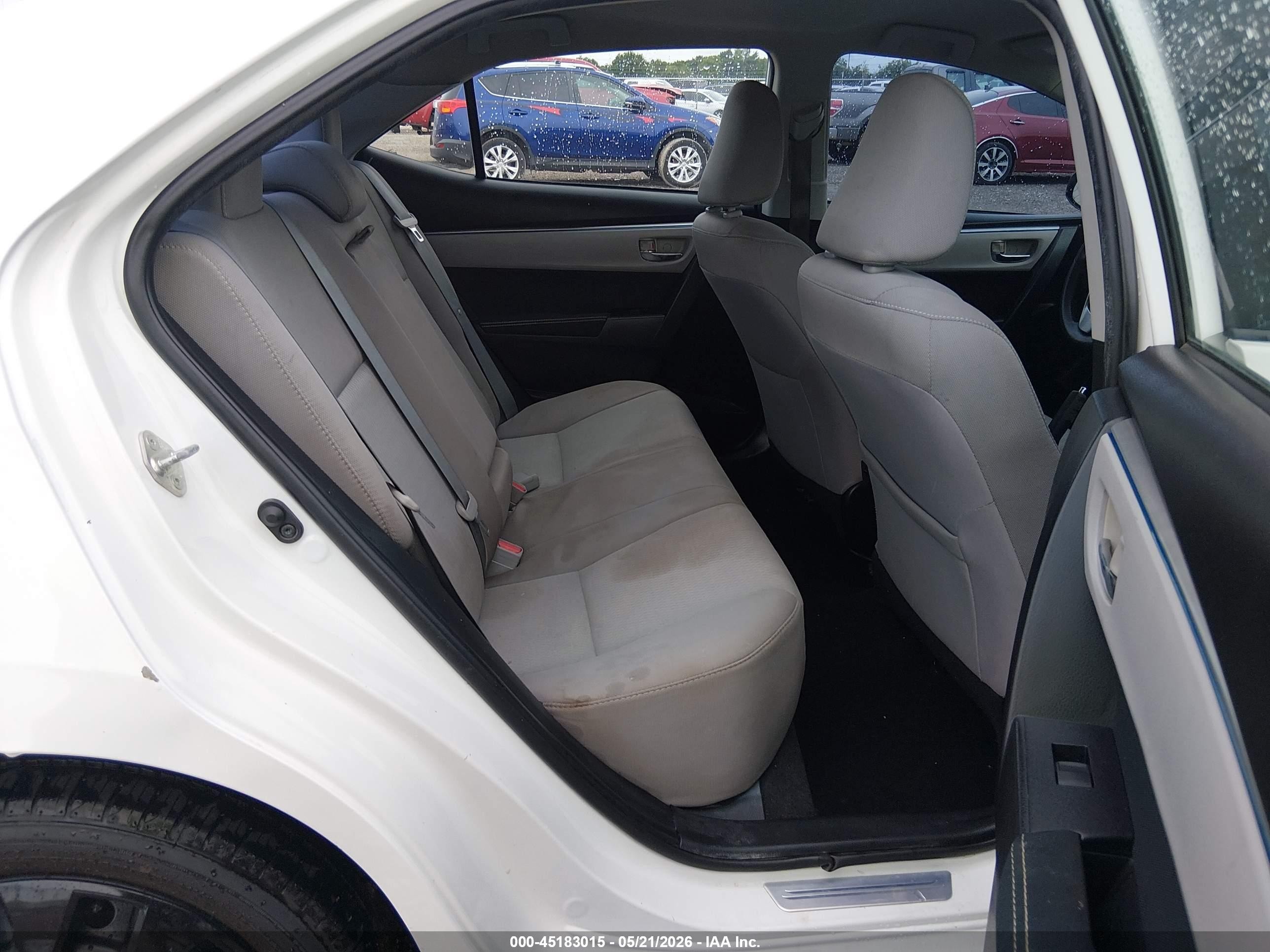 2016 Toyota Corolla Le White vin: 5YFBURHE9GP422382