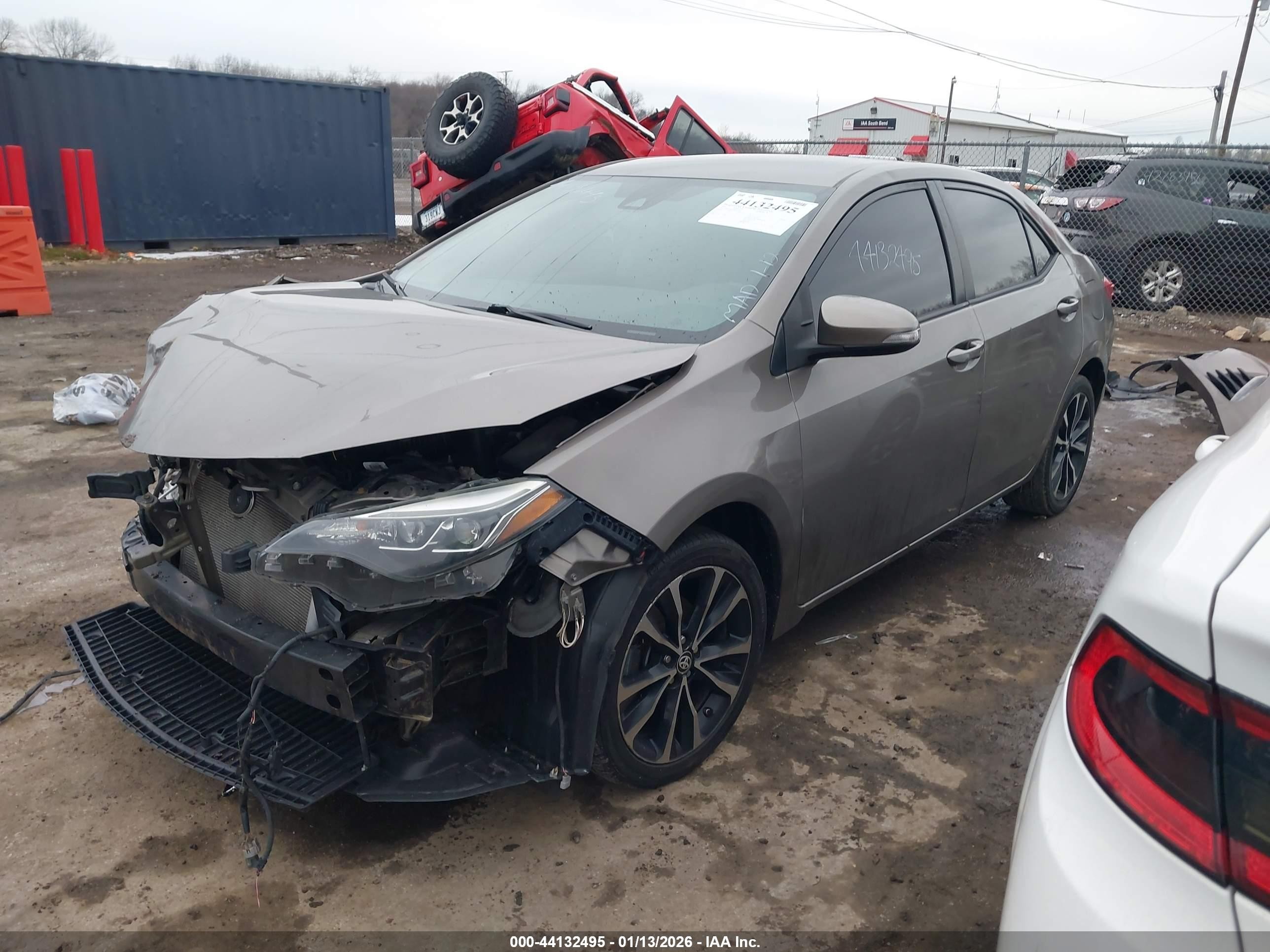 2017 Toyota Corolla Se Brown vin: 5YFBURHE9HP719007