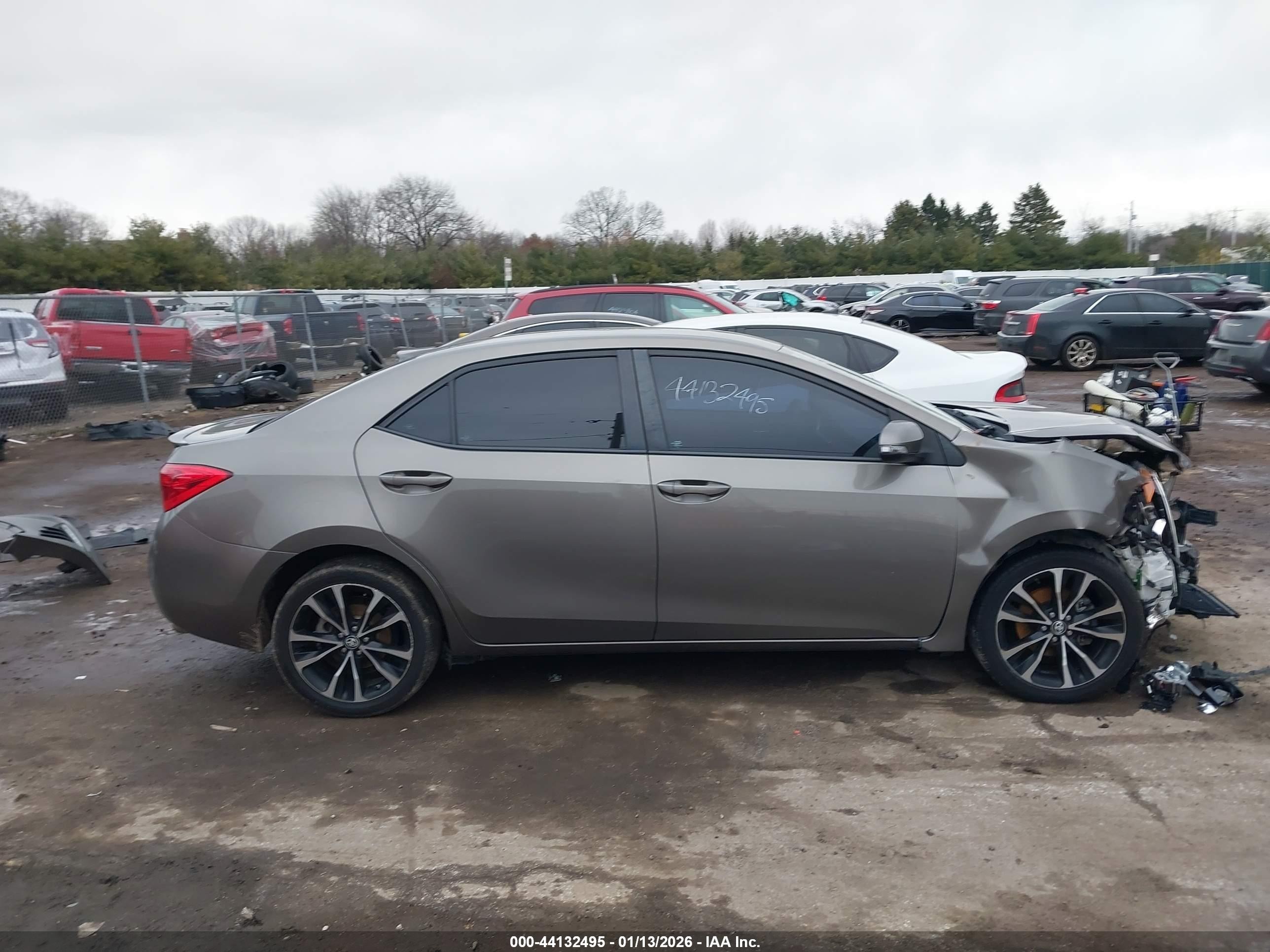 2017 Toyota Corolla Se Brown vin: 5YFBURHE9HP719007