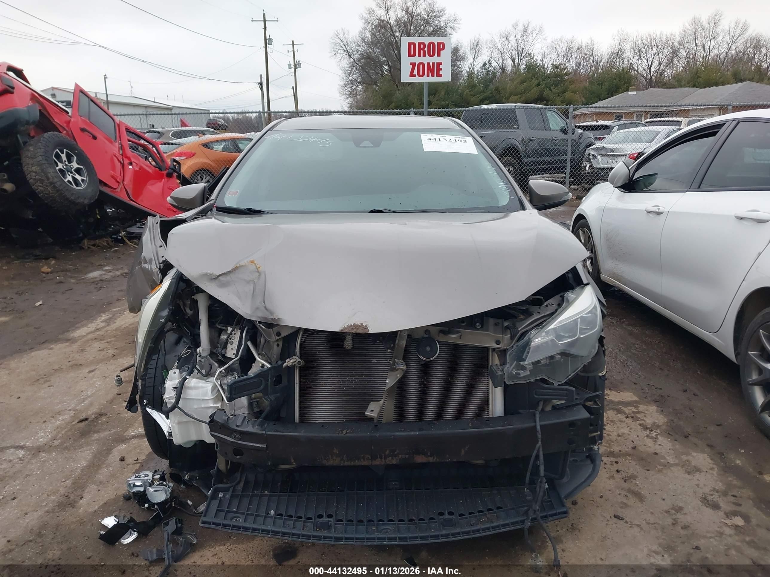 2017 Toyota Corolla Se Brown vin: 5YFBURHE9HP719007