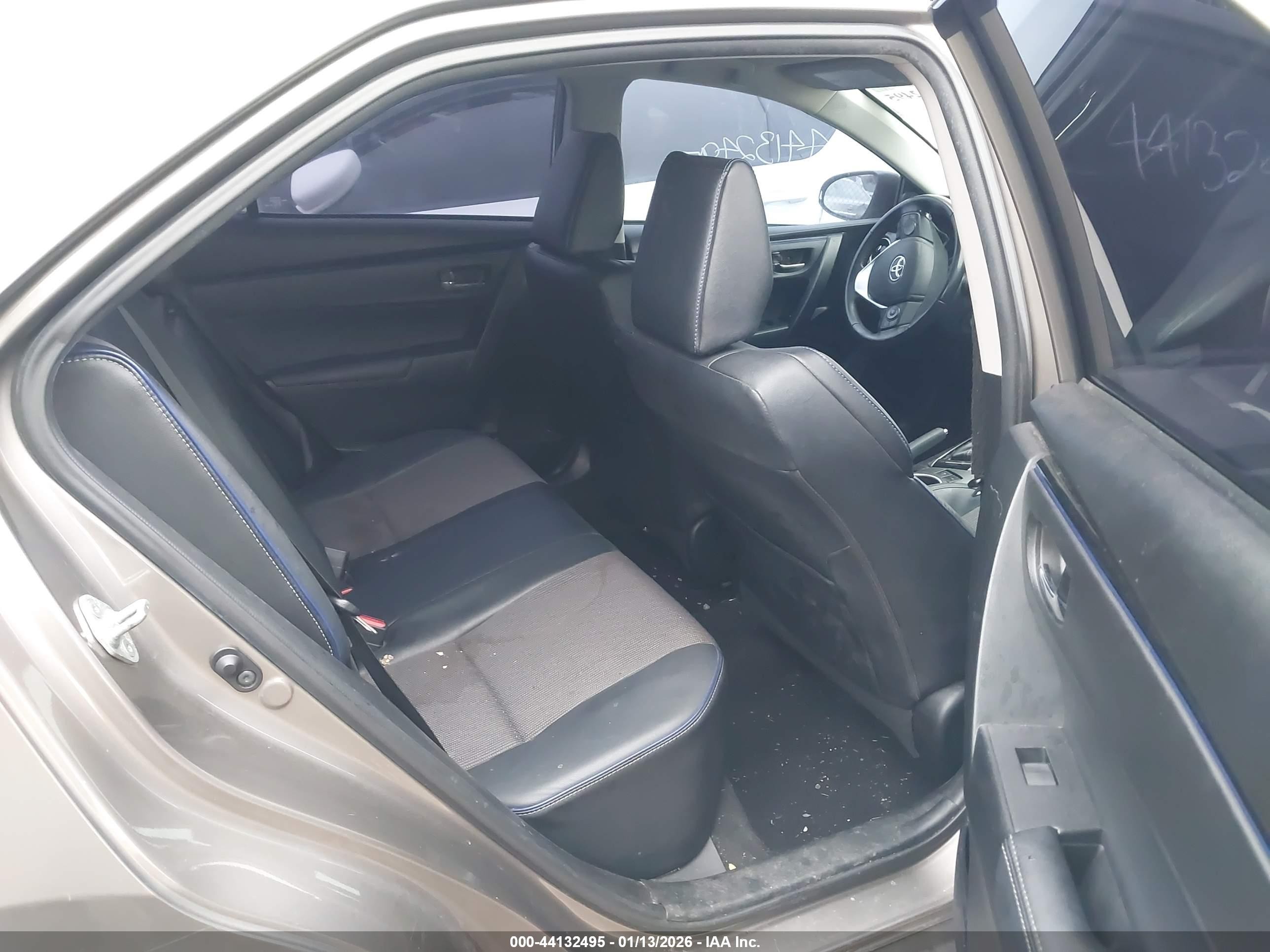 2017 Toyota Corolla Se Brown vin: 5YFBURHE9HP719007