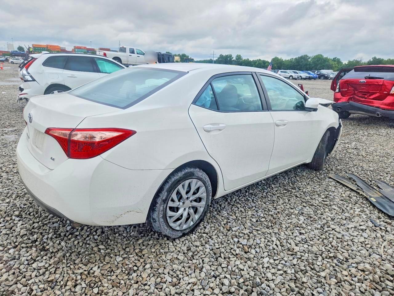 2019 Toyota Corolla Le White vin: 5YFBURHE9KP857413