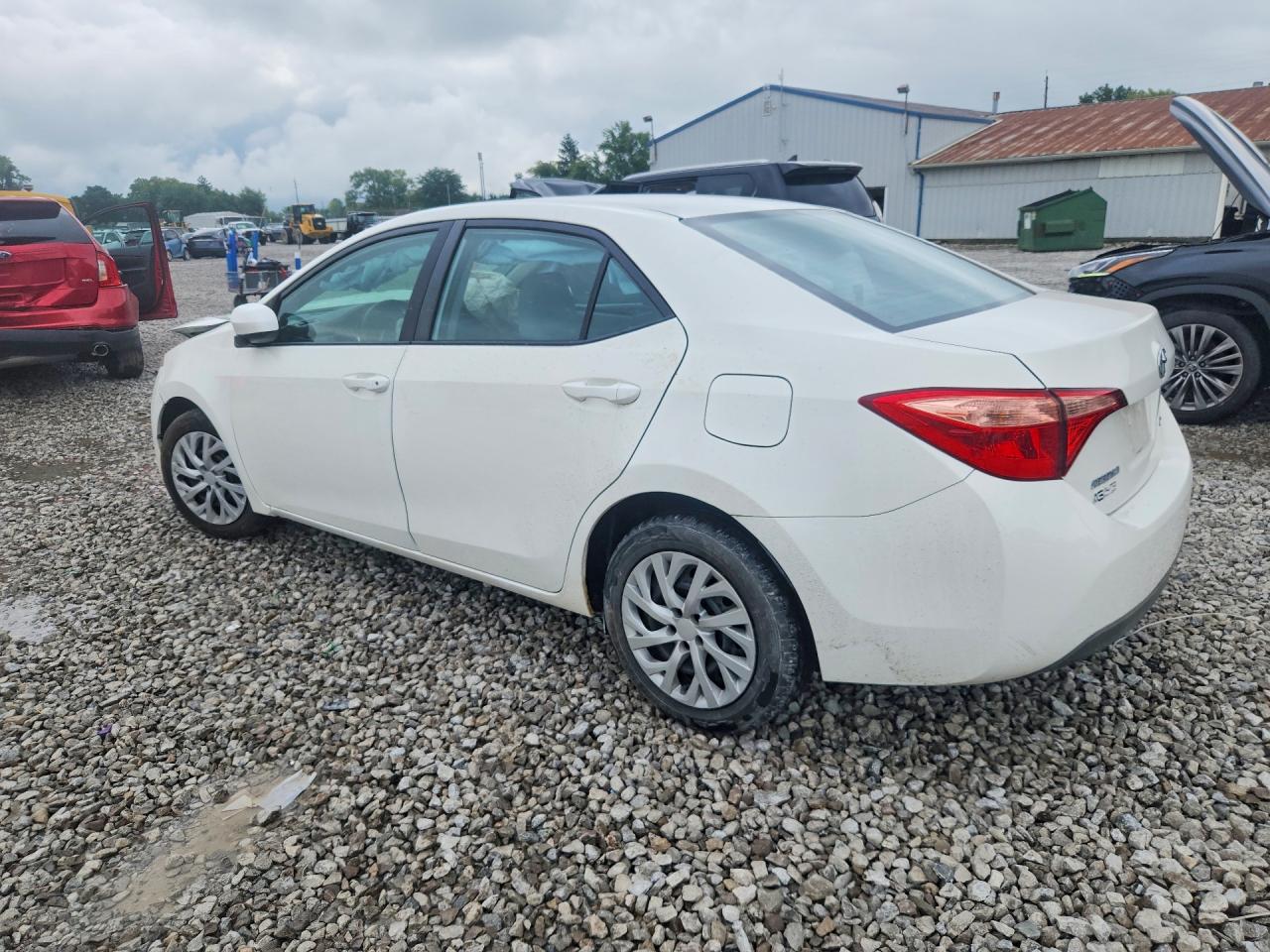 2019 Toyota Corolla Le White vin: 5YFBURHE9KP857413