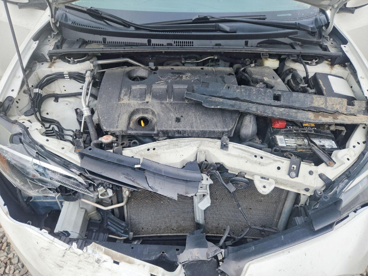 2019 Toyota Corolla Le White vin: 5YFBURHE9KP857413
