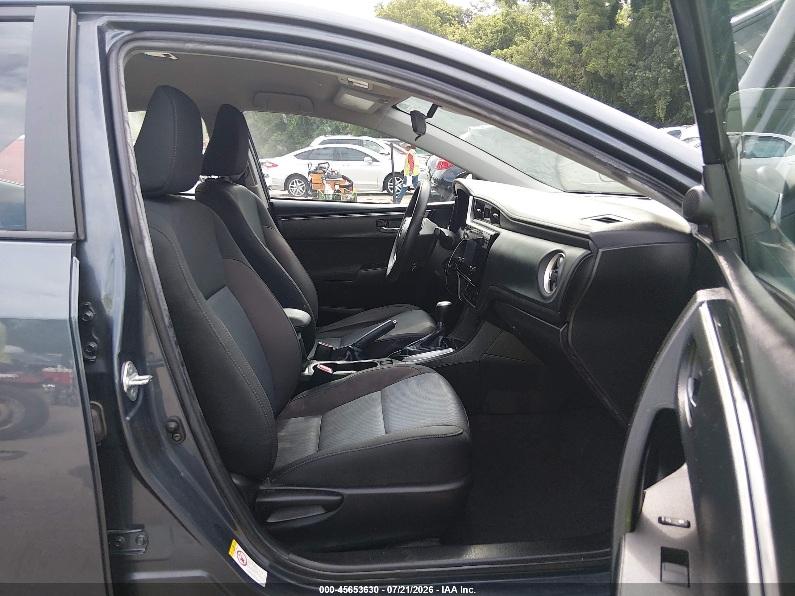 2019 Toyota Corolla Le Blue vin: 5YFBURHE9KP914015