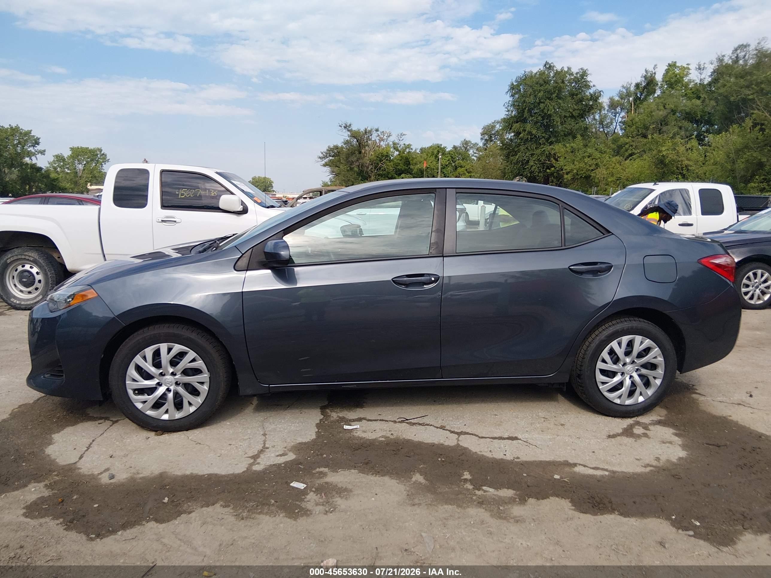 2019 Toyota Corolla Le Blue vin: 5YFBURHE9KP914015