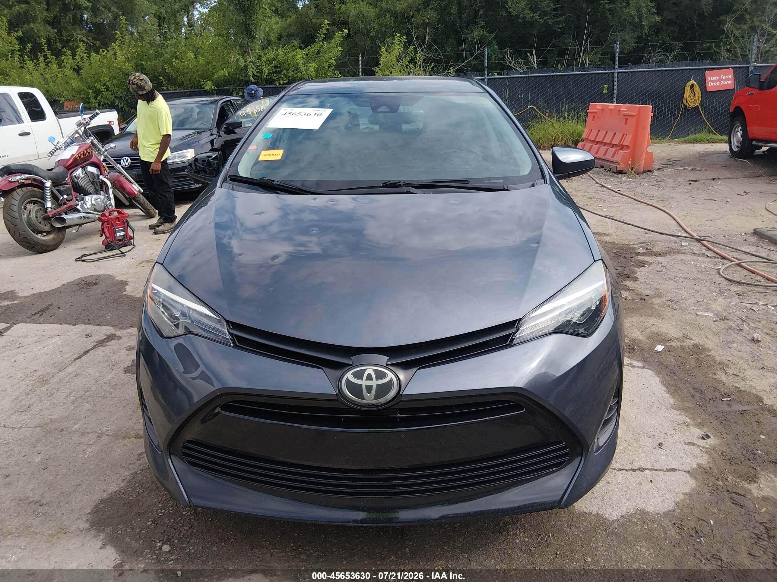 2019 Toyota Corolla Le Blue vin: 5YFBURHE9KP914015
