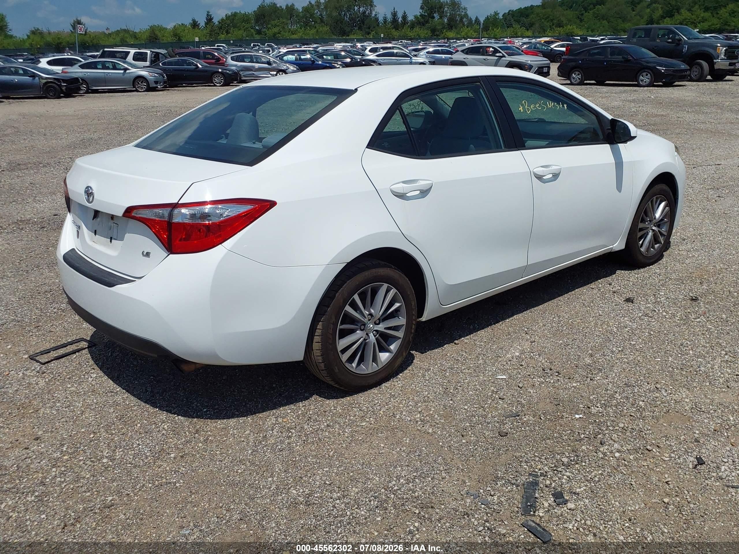 2014 Toyota Corolla Le Plus White vin: 5YFBURHEXEP002207