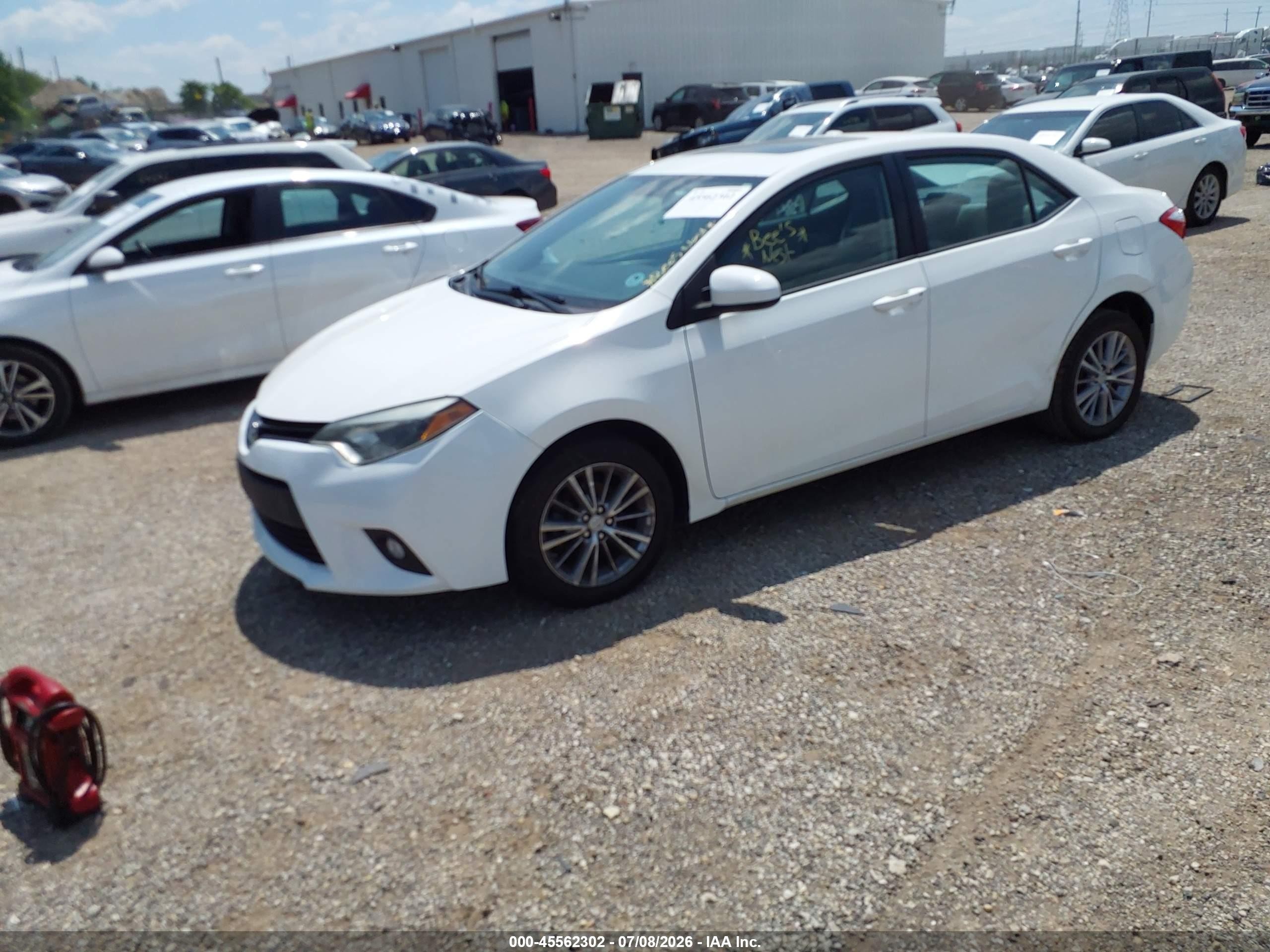 2014 Toyota Corolla Le Plus White vin: 5YFBURHEXEP002207