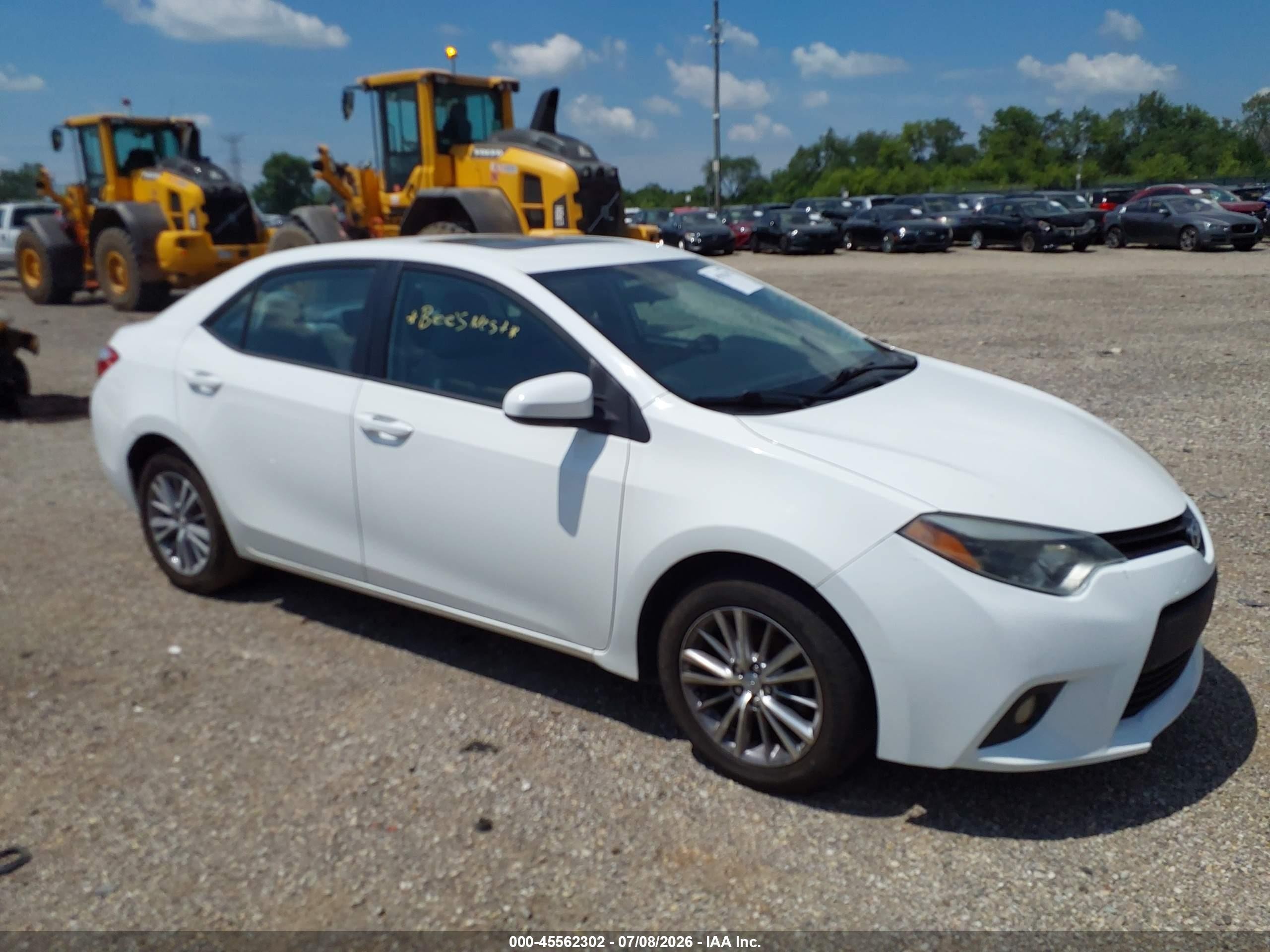 2014 Toyota Corolla Le Plus White vin: 5YFBURHEXEP002207
