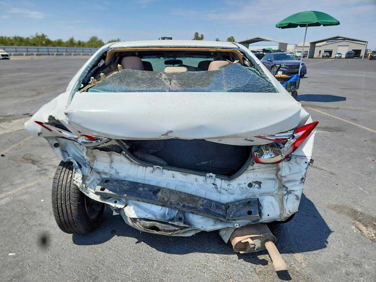 2014 Toyota Corolla Le Plus White vin: 5YFBURHEXEP013370