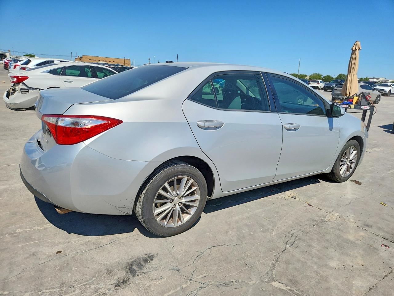 2014 Toyota Corolla Le Plus Silver vin: 5YFBURHEXEP030329