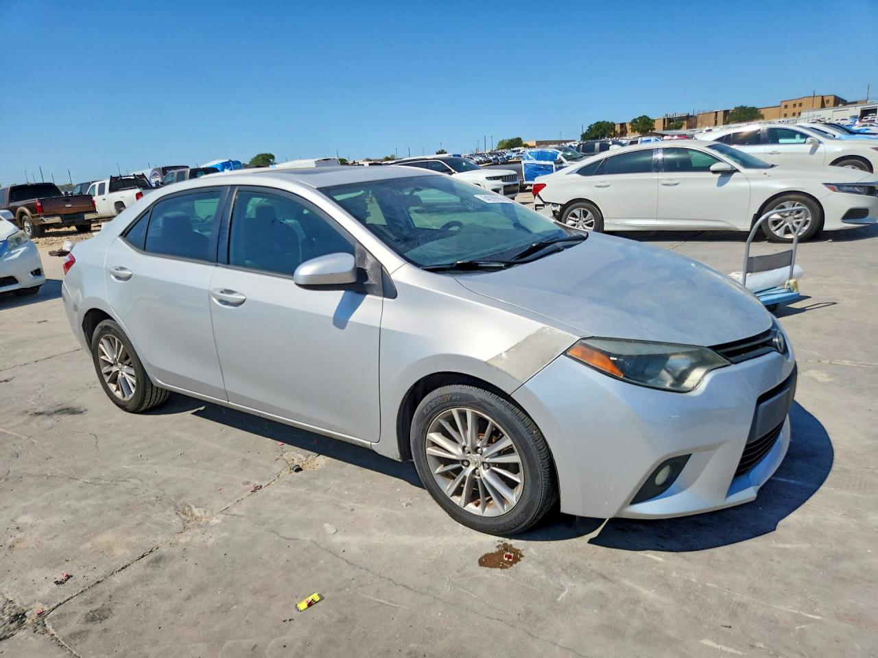 2014 Toyota Corolla Le Plus Silver vin: 5YFBURHEXEP030329