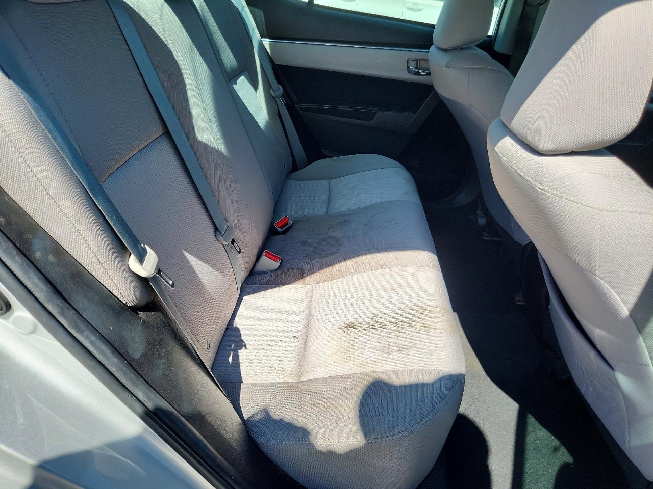 2014 Toyota Corolla Le Plus Silver vin: 5YFBURHEXEP030329